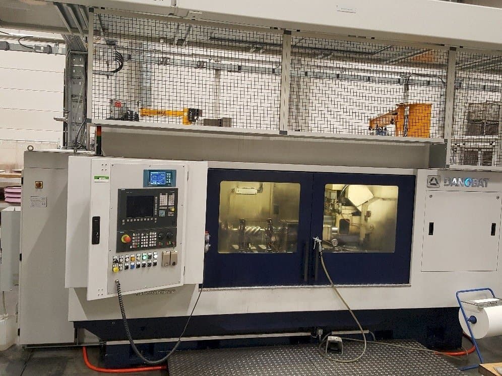 Vista Frontal da DANOBAT WT-62-3B máquina