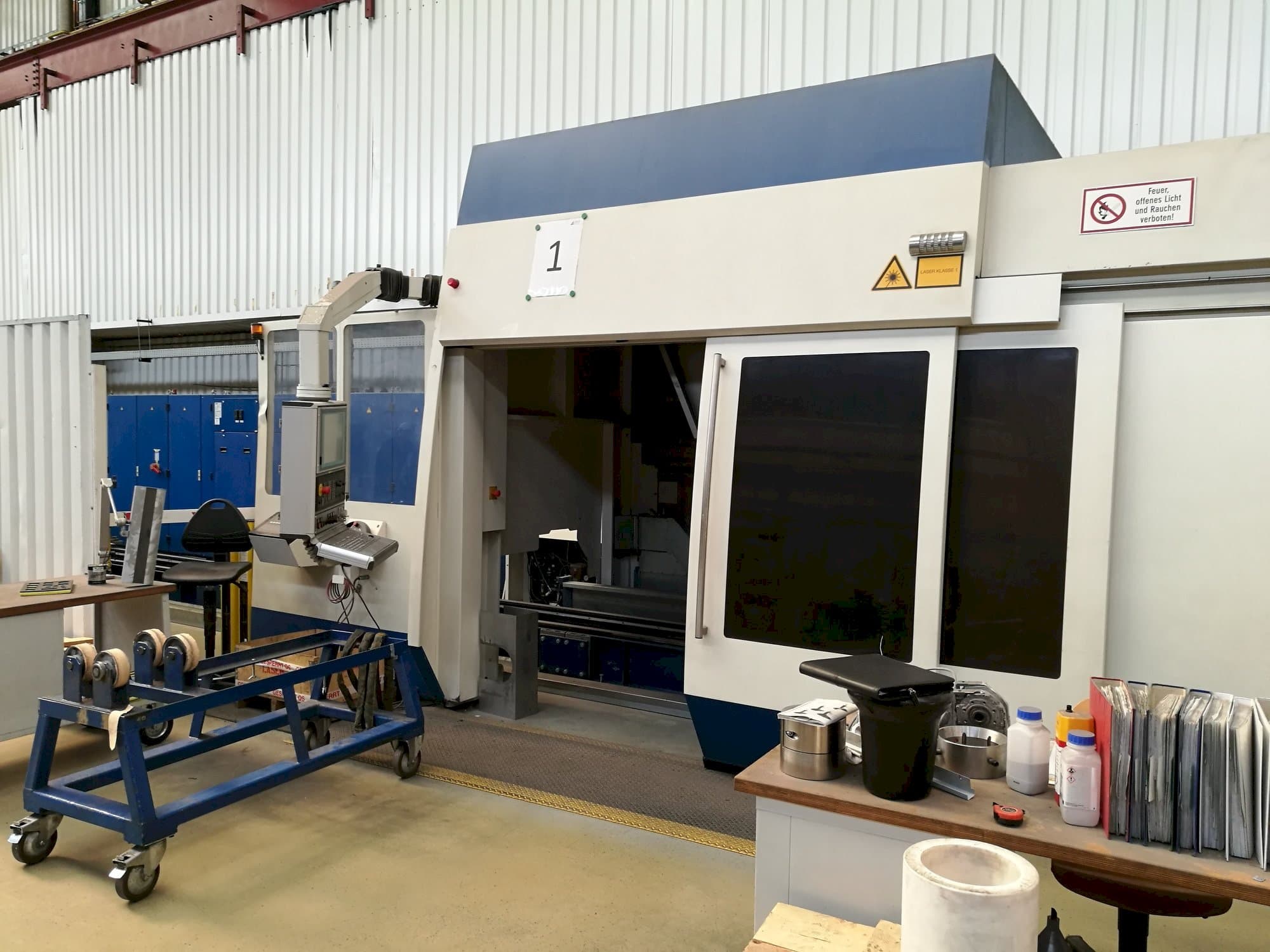 Vista Frontal da Trumpf DMD505 máquina