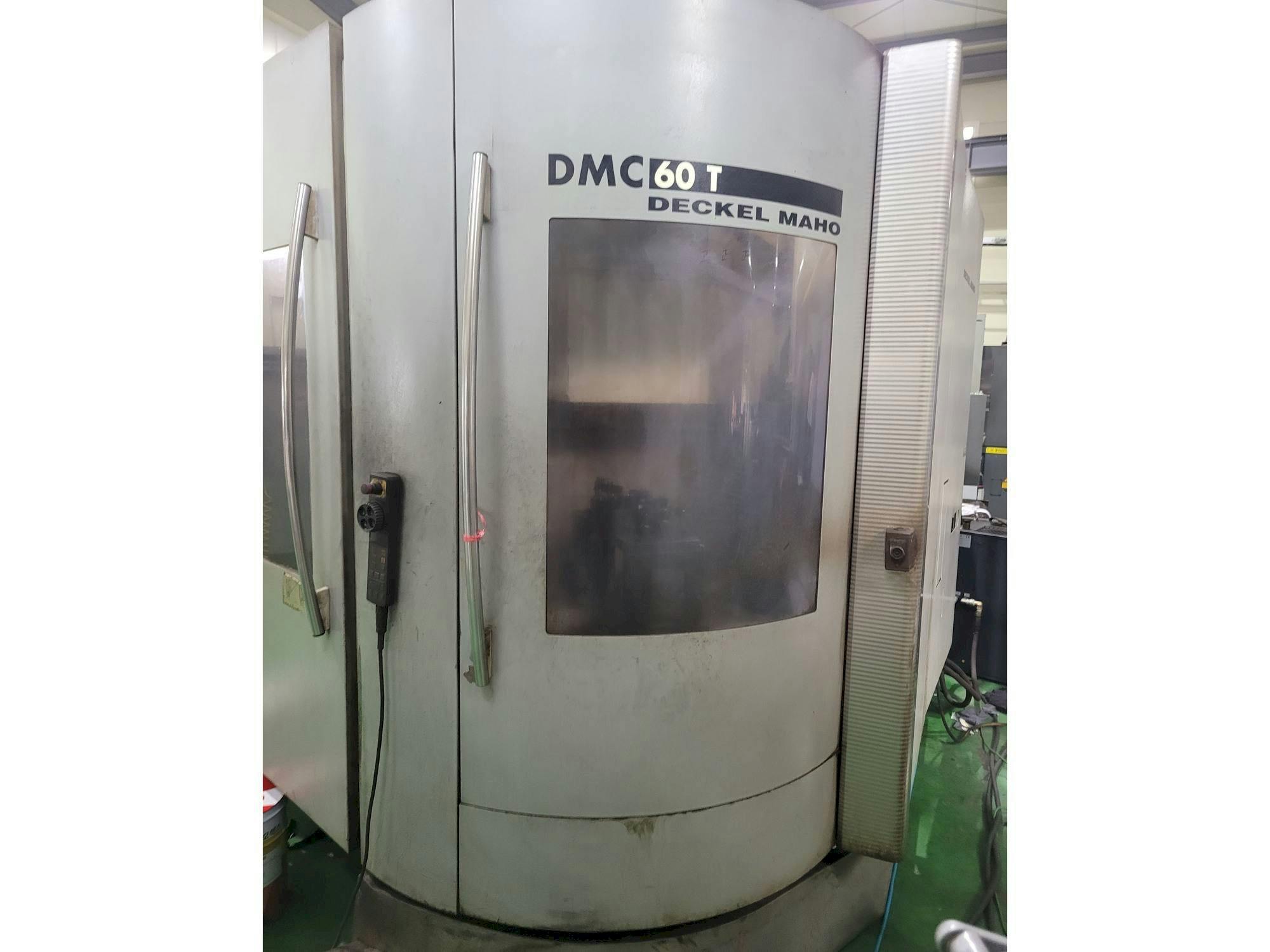 Vista Frontal  da DECKEL MAHO DMC 60 T  máquina