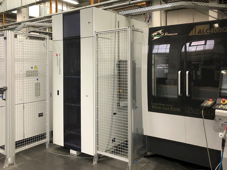 Vista Frontal da Sodick ALC400G máquina