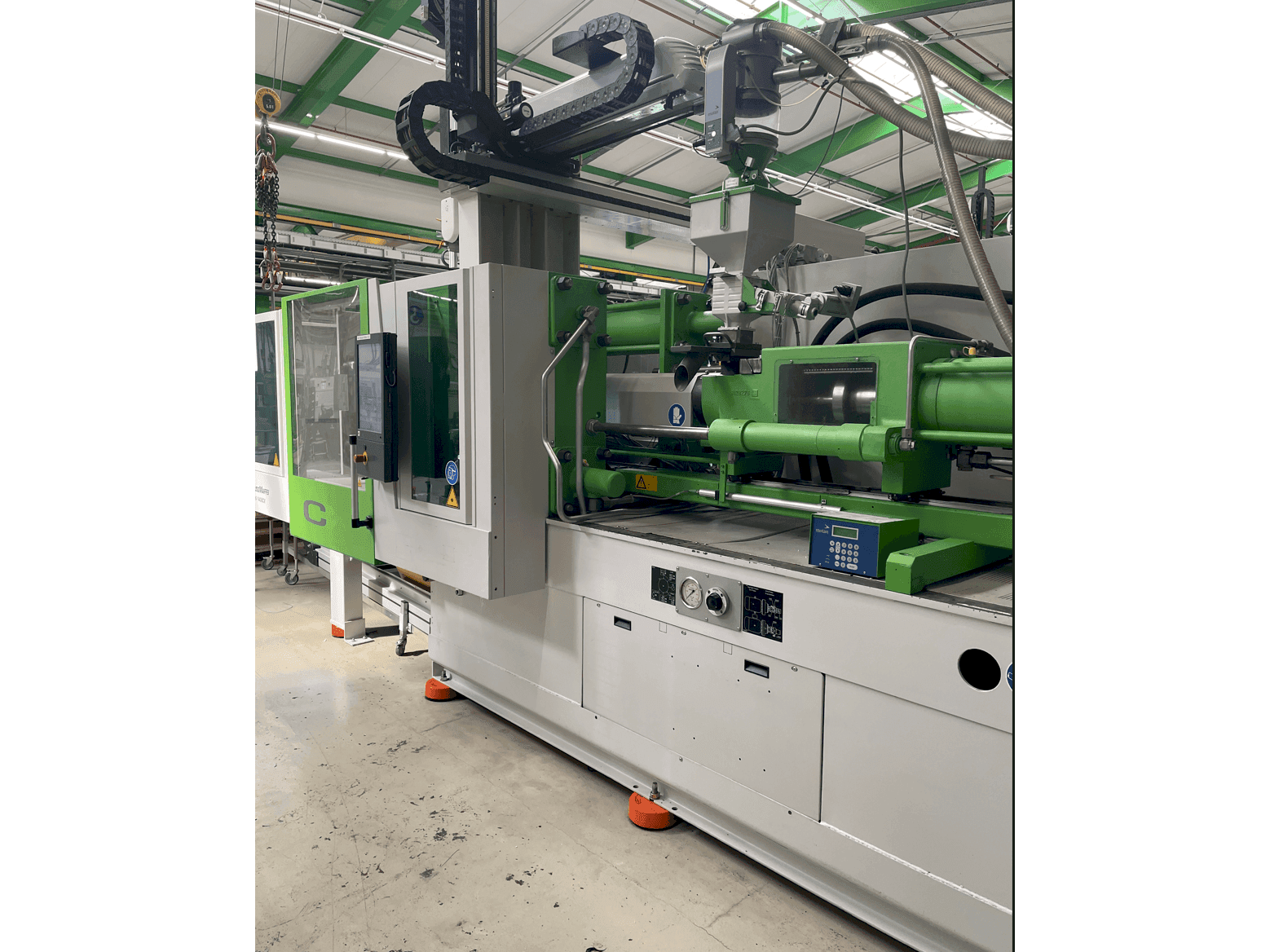 Vista Frontal da Krauss Maffei KM 200-1400CM máquina