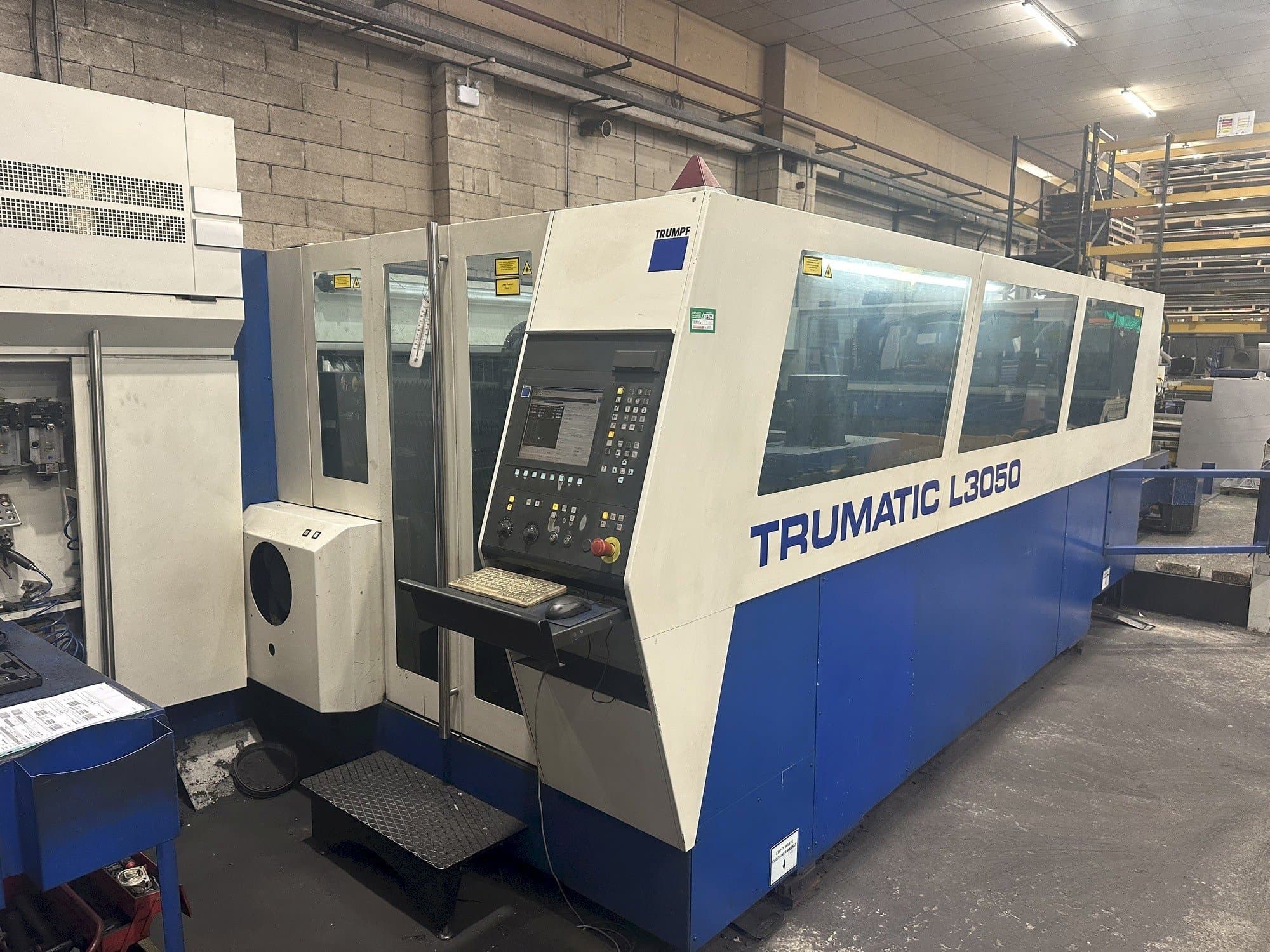 Vista Frontal da Trumpf Trumatic L3050 máquina