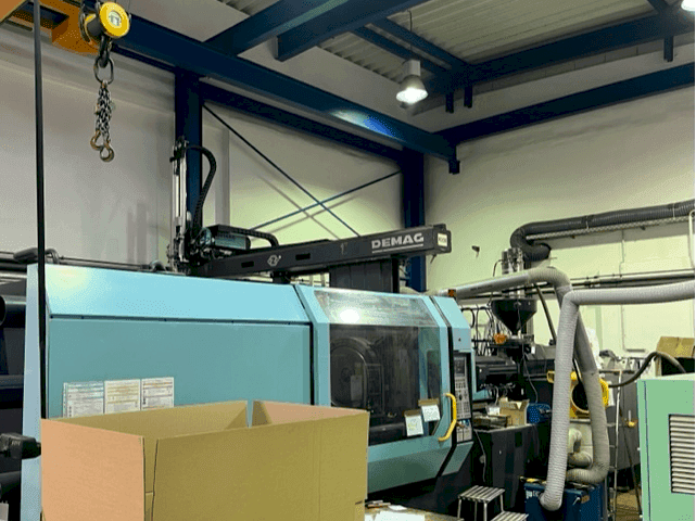 Vista Frontal  da DEMAG 500/900-5200  máquina