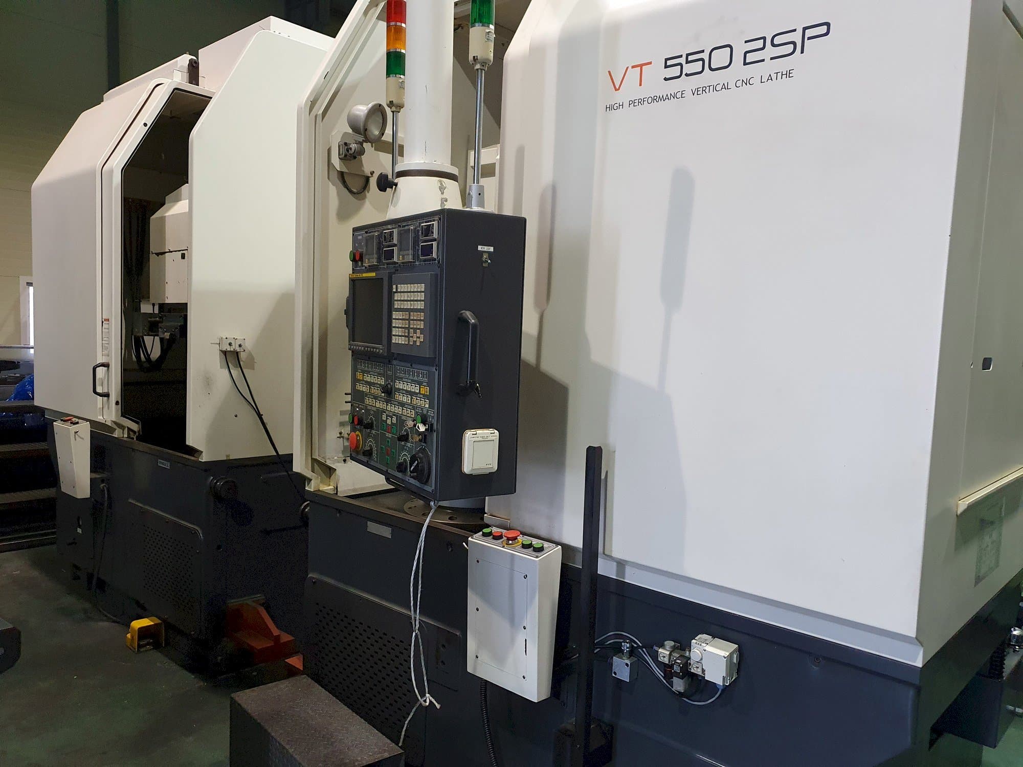 Vista Frontal da HWACHEON VT-500 2SP máquina