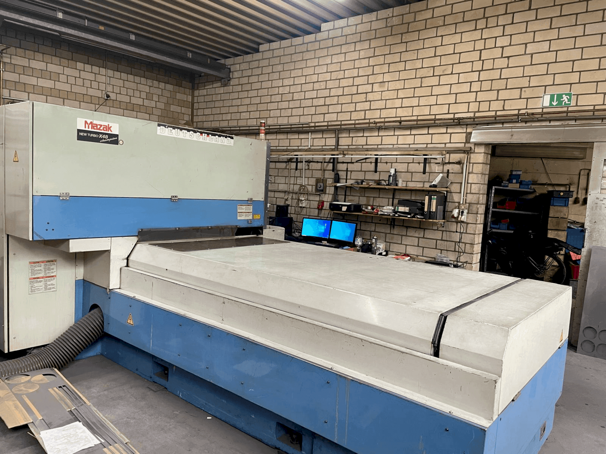 Vista Frontal da Mazak NT-X48 máquina