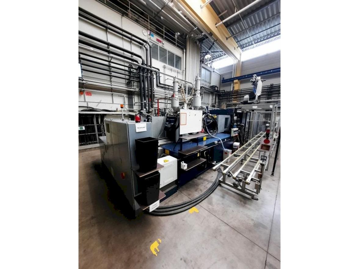 Vista Frontal da Battenfeld HM13000/9200/7700 máquina