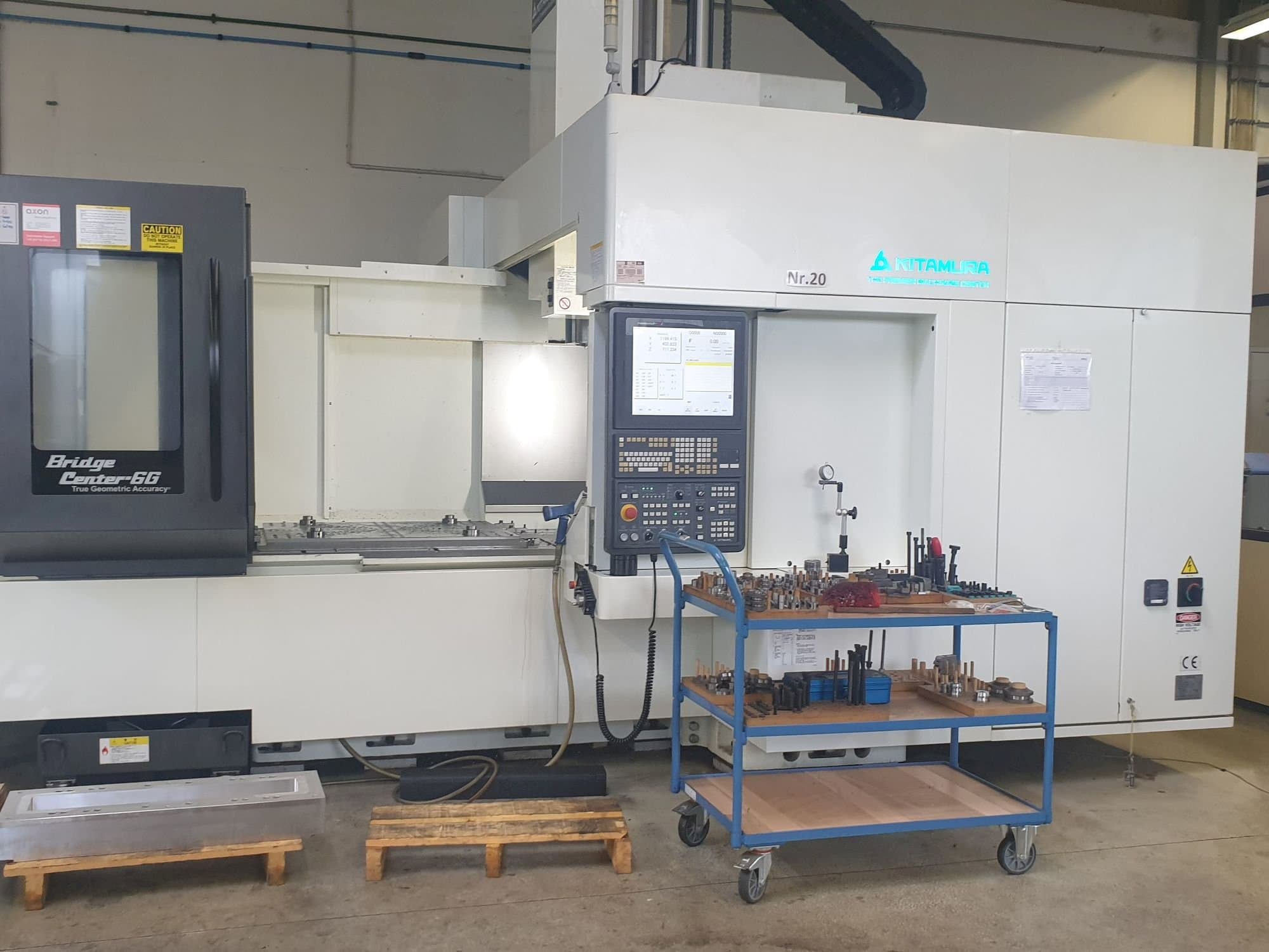 Vista Frontal da Kitamura Bridge Center 6G máquina