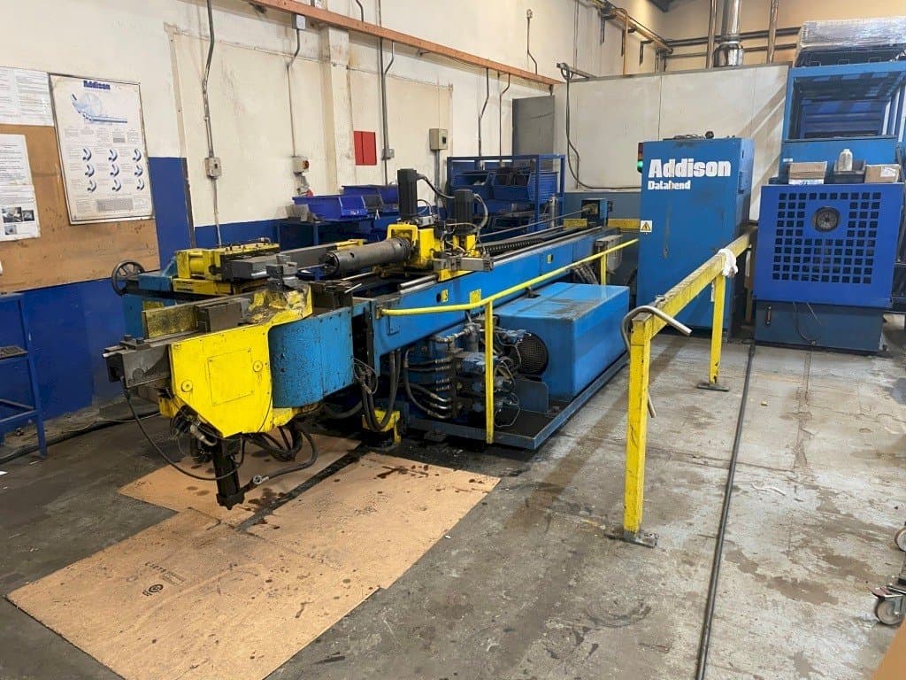 Vista Frontal da Addison DB-76 3D CNC máquina