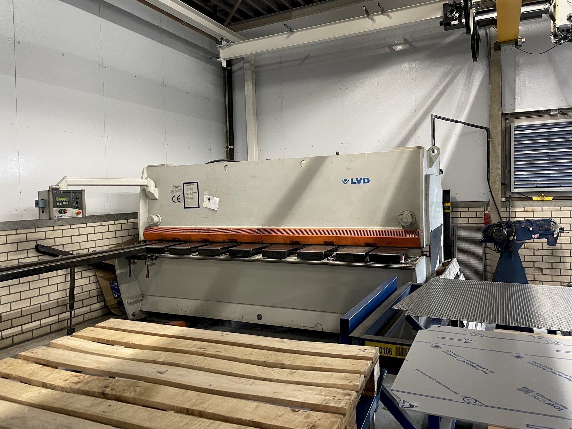 Vista Frontal da LVD MVSC 06/31 máquina