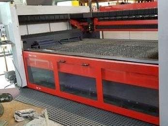 Vista Frontal da Bystronic Bystar II 3015 máquina