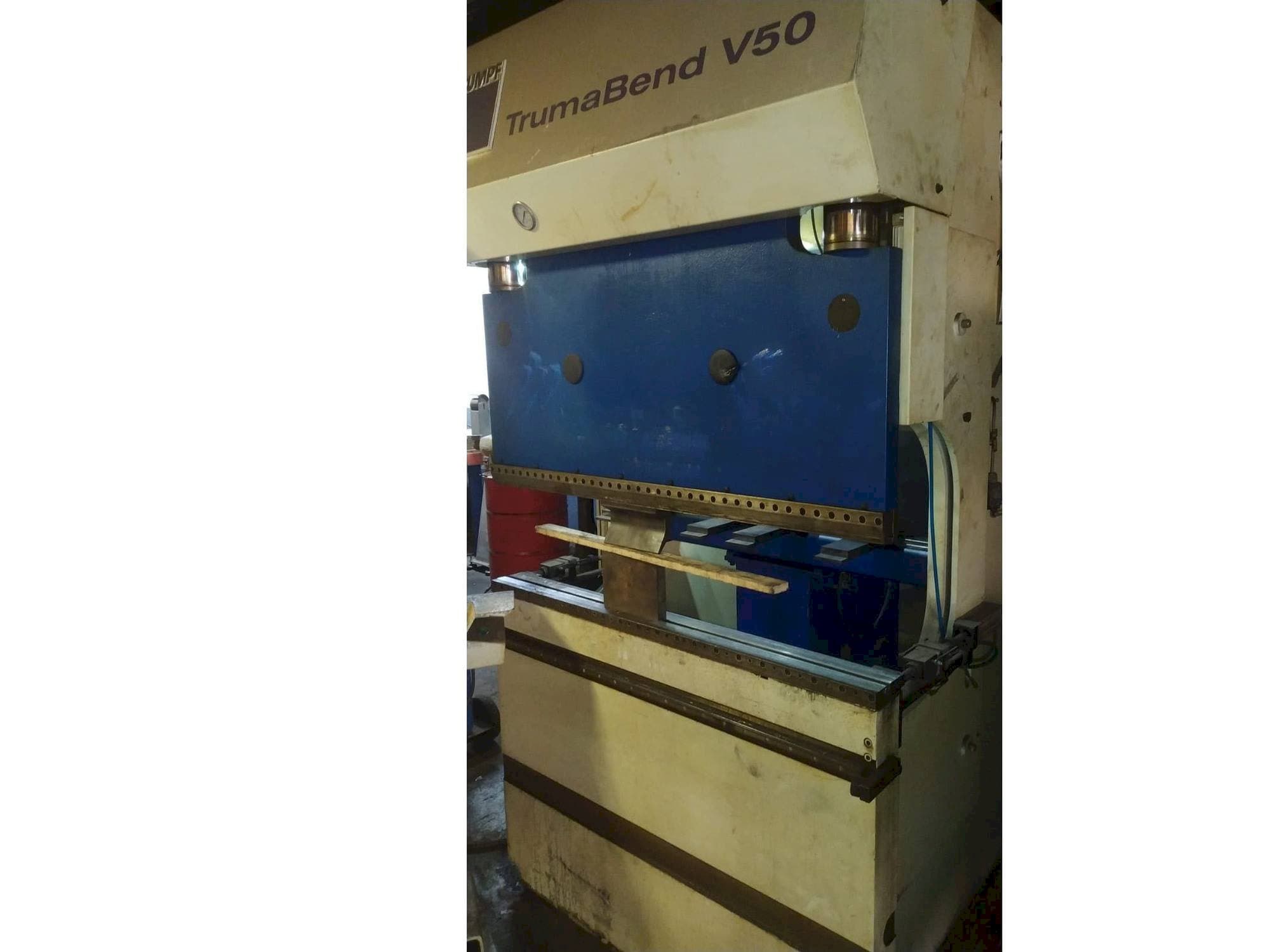 Vista Frontal da Trumpf TrumaBend V50 máquina