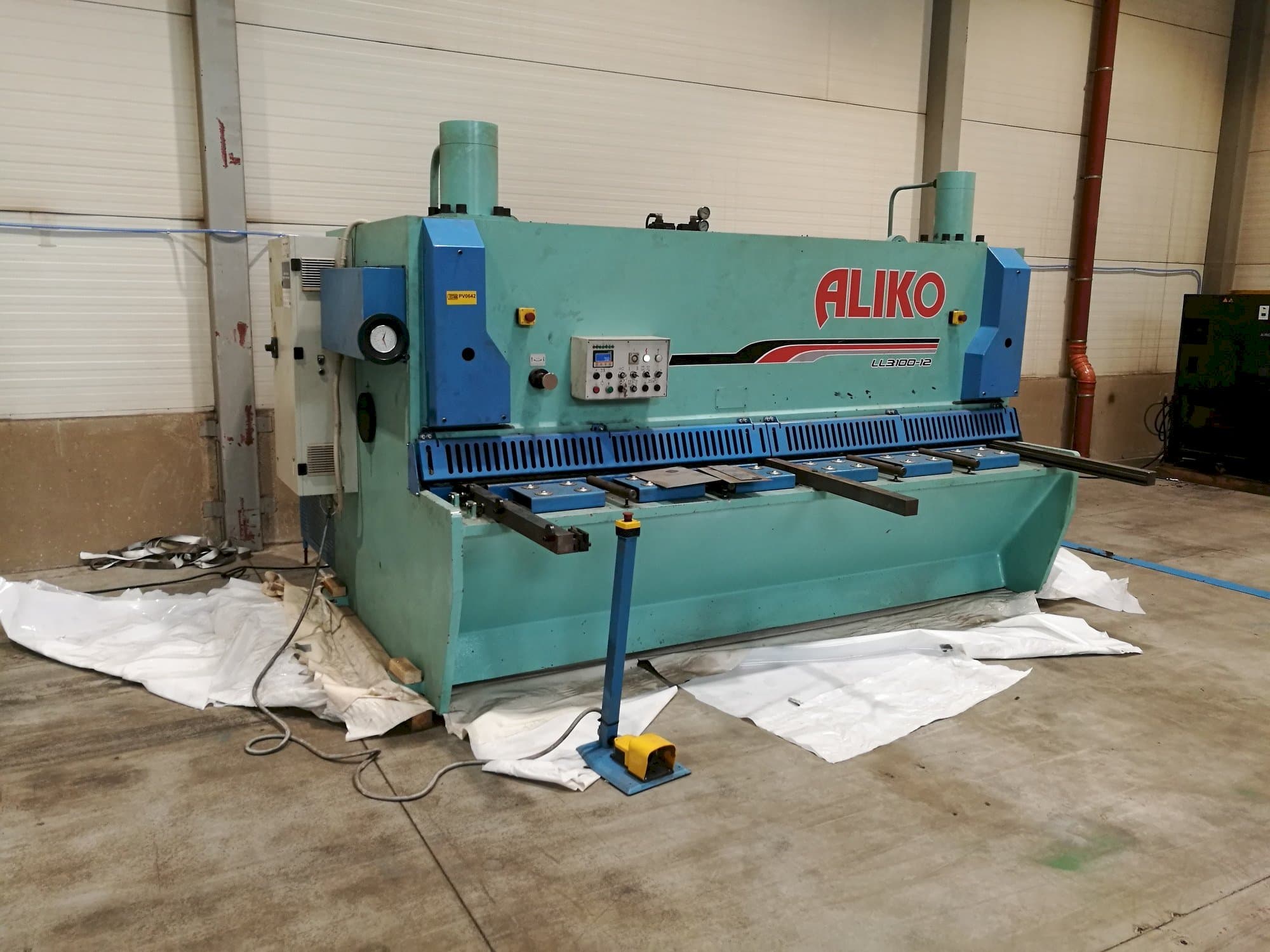 Vista Frontal da ALIKO LL3100-12 máquina