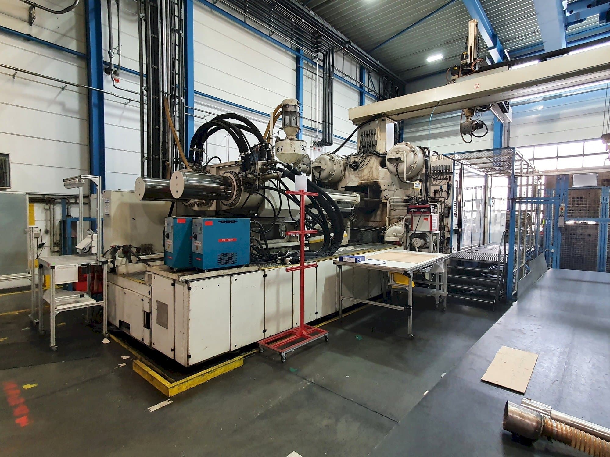 Vista Frontal da Engel ES 16050/2000 Duo máquina