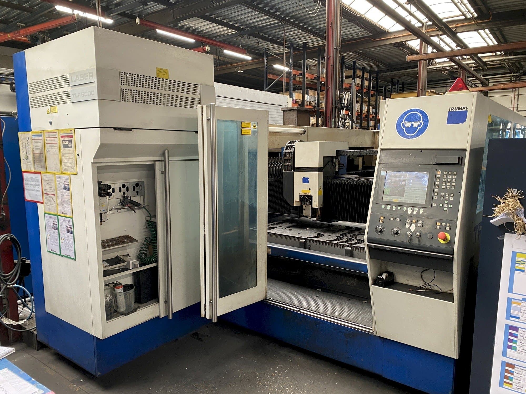 Vista Frontal da Trumpf Trumatic L3050 máquina