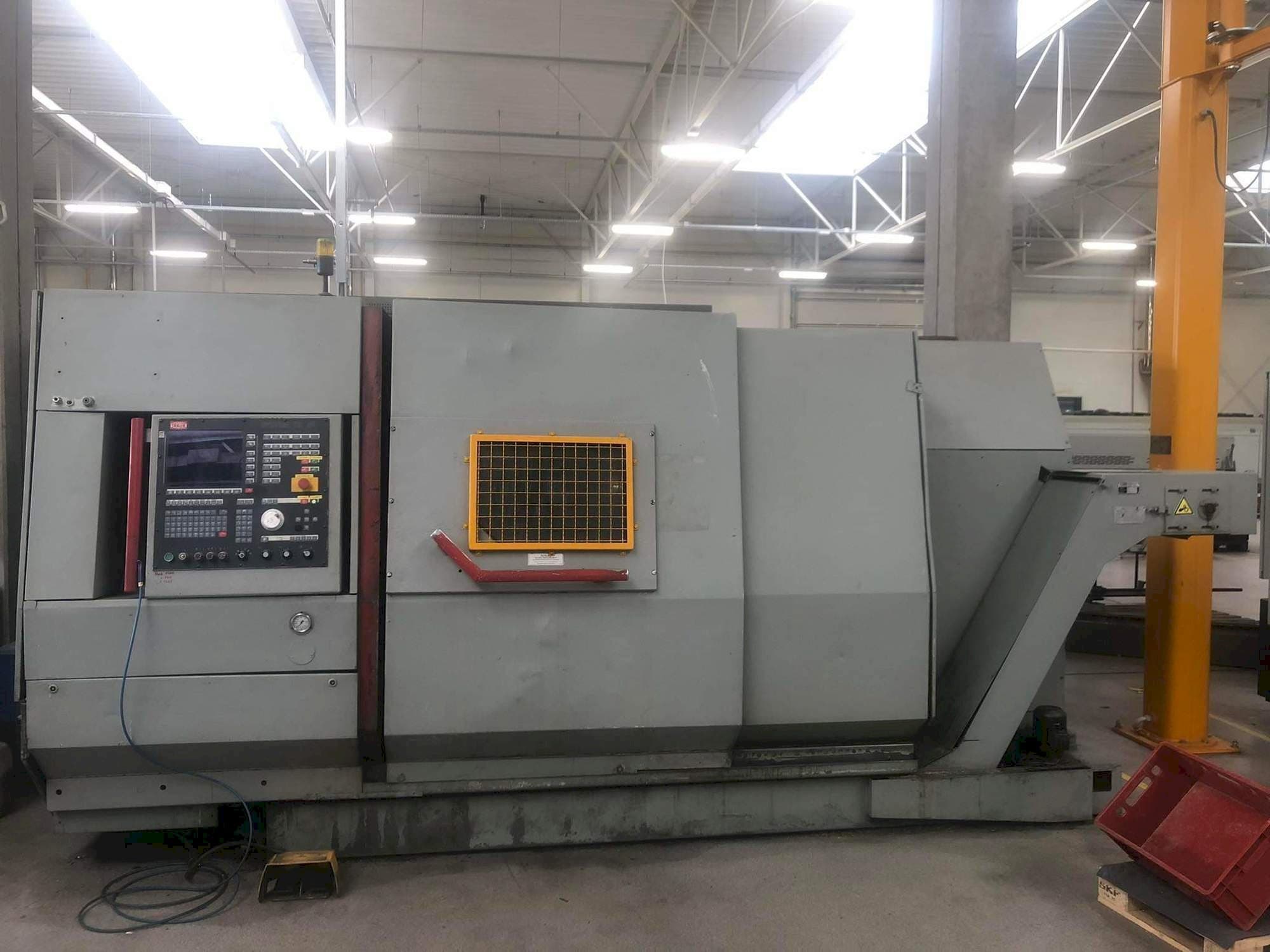 Vista Frontal da TRAUB TNA600 máquina