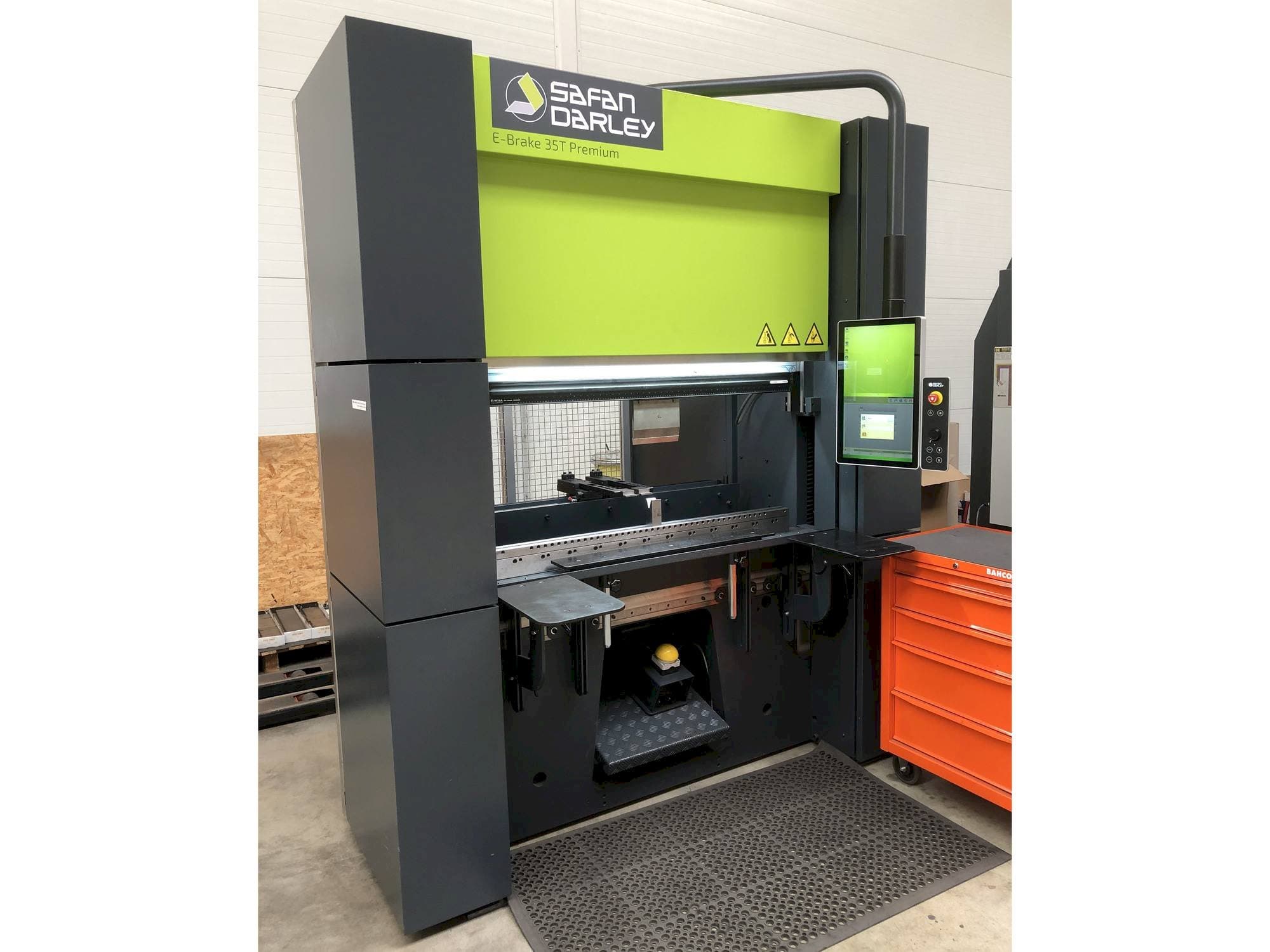 Vista Frontal da Safan Darley E-Brake 35T Premium máquina