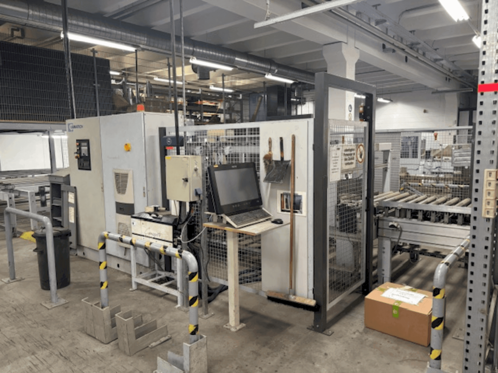 Vista Frontal  da LIGMATECH VKV50/K  máquina