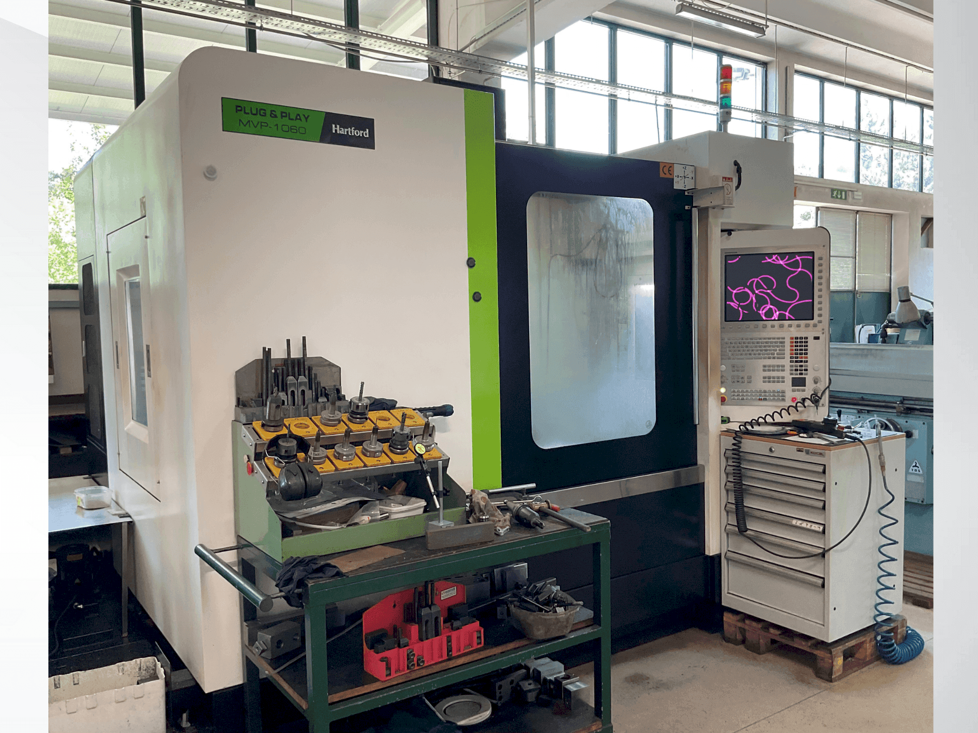 Vista Frontal  da HARTFORD MVP-1060AD  máquina