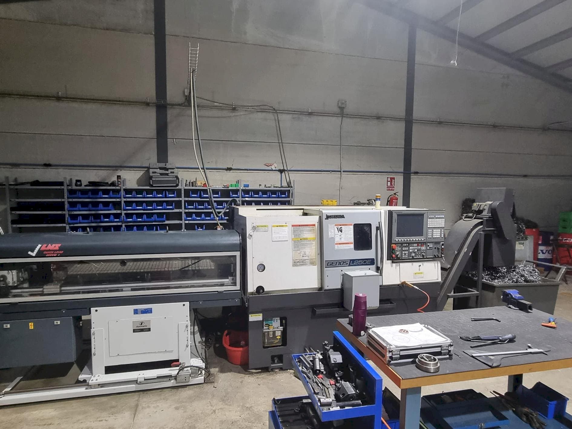 Vista Frontal da Okuma L250E máquina