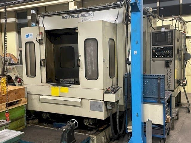 Vista Frontal da Mitsui Seiki HT4A máquina