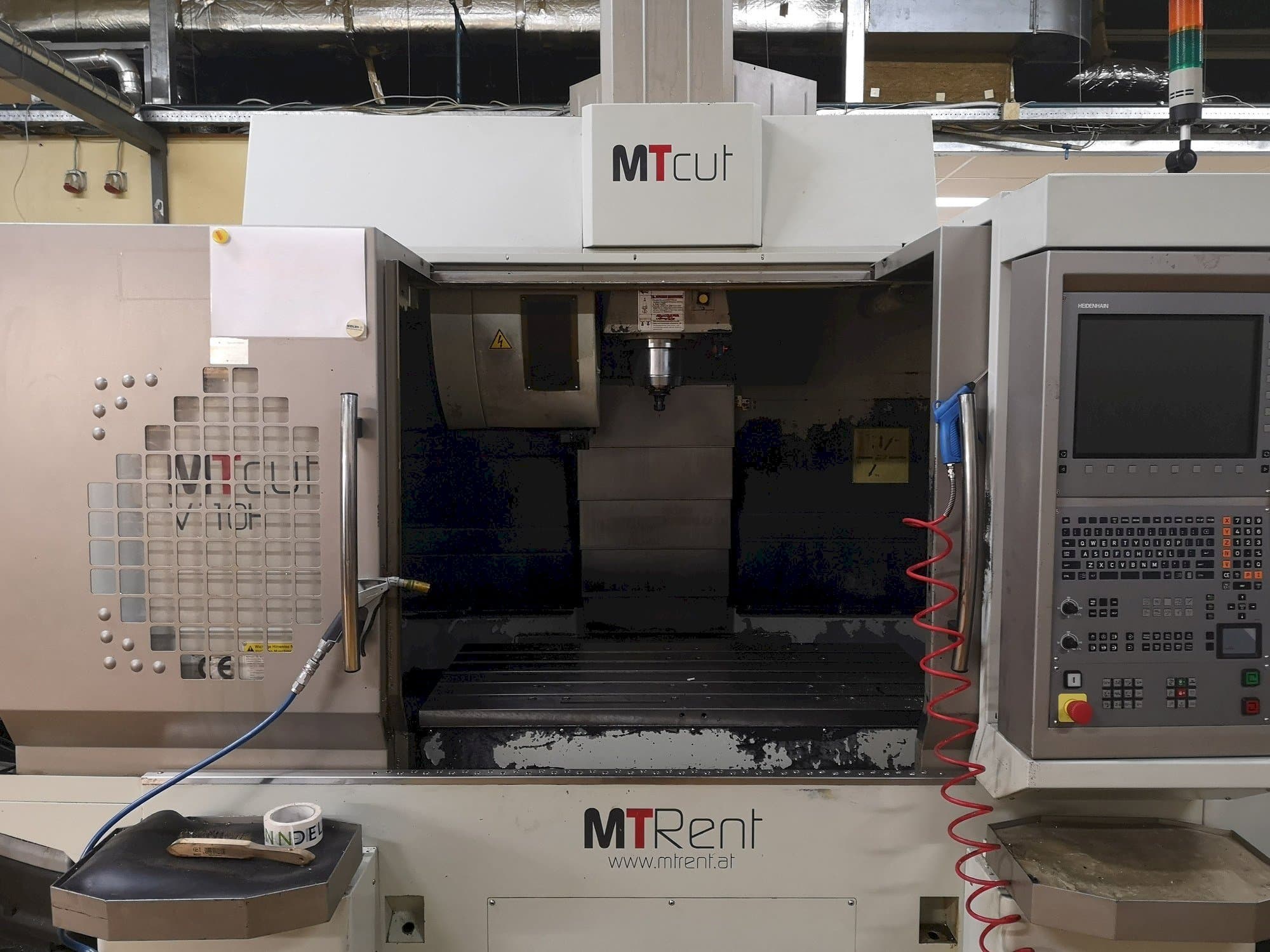 Vista Frontal da MT Cut V110H máquina
