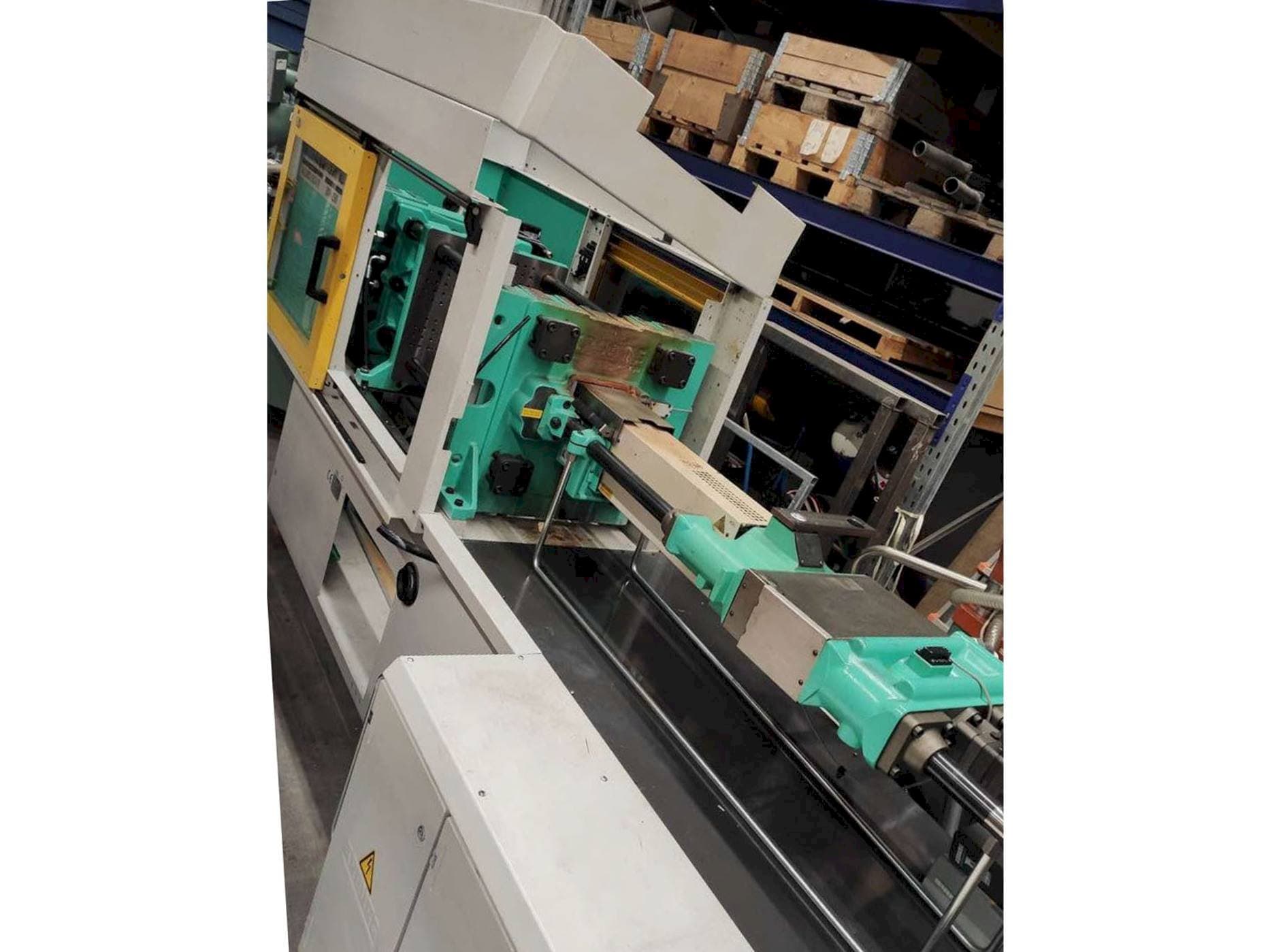 Vista Frontal  da Arburg 370C-800-250  máquina