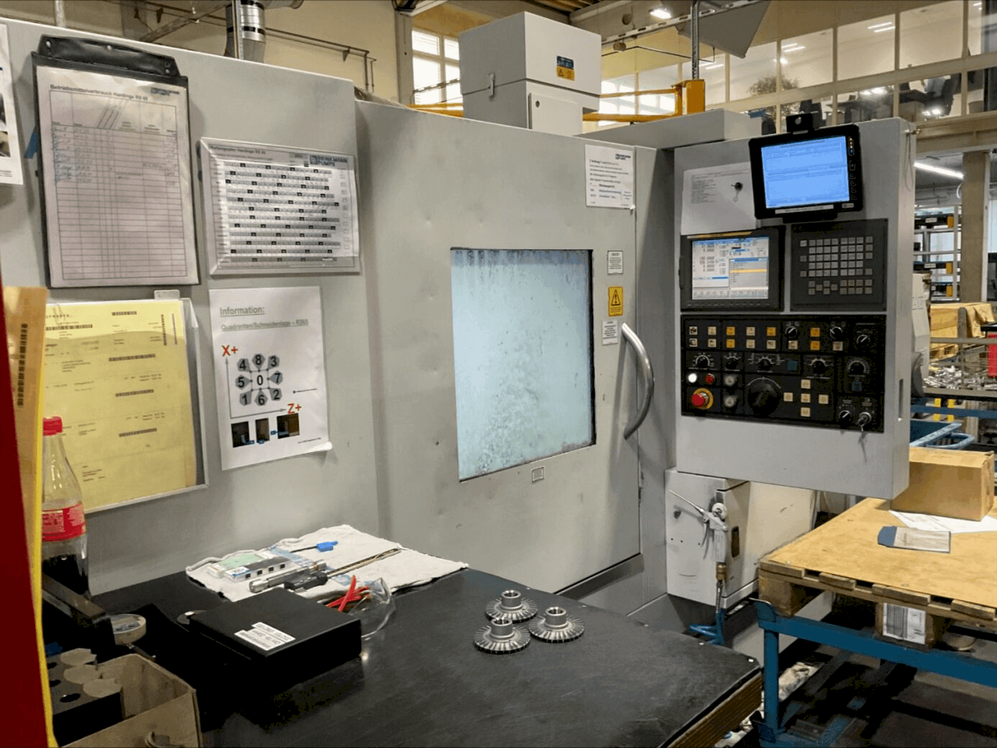 Vista Frontal da HARDINGE RS65 máquina