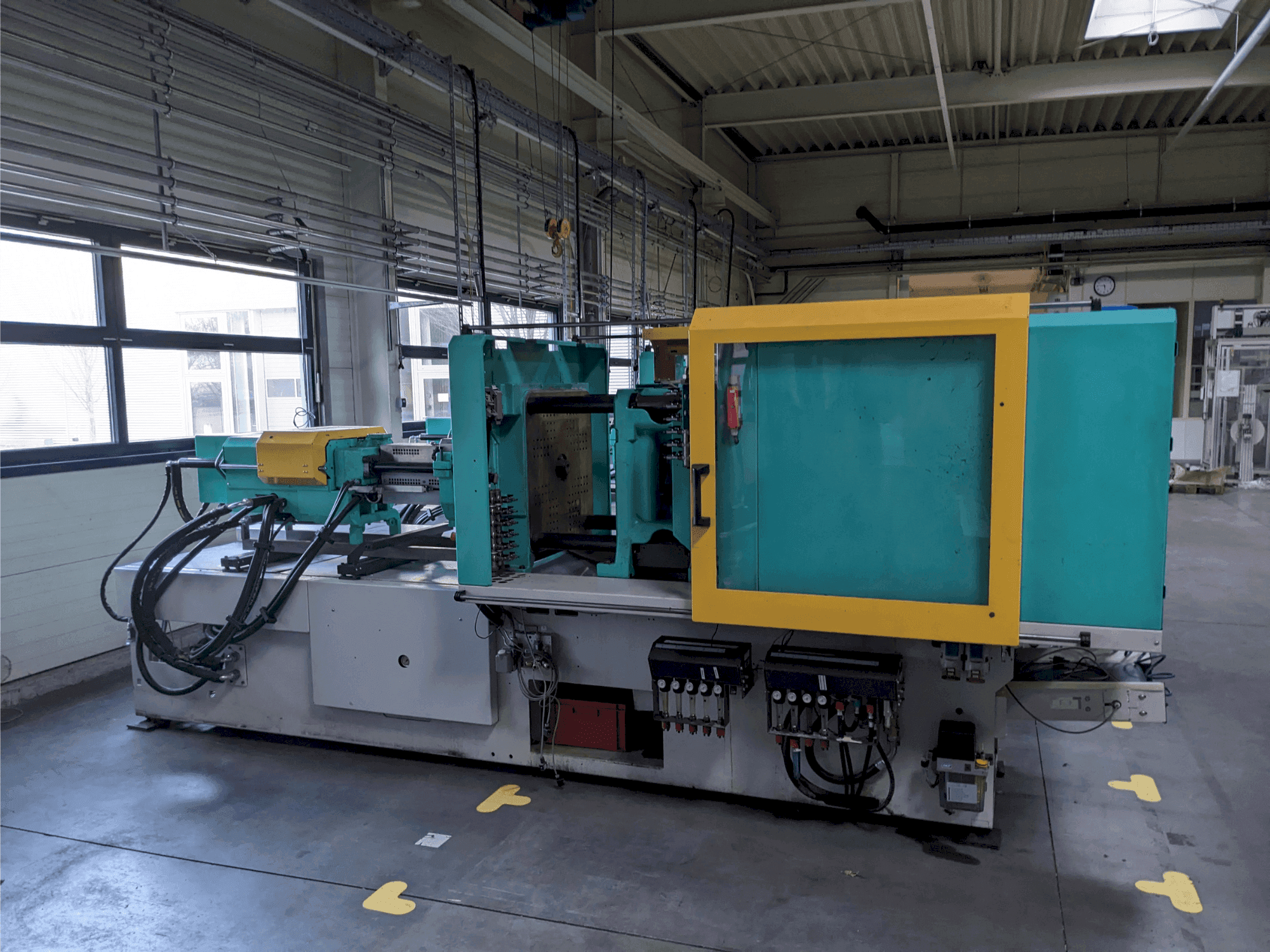 Vista Frontal da Arburg 520 H 1500 - 400 máquina