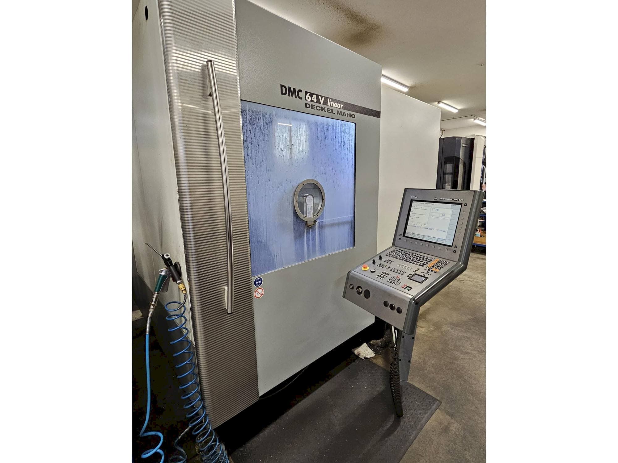 Vista Frontal da DMG DMC64V máquina
