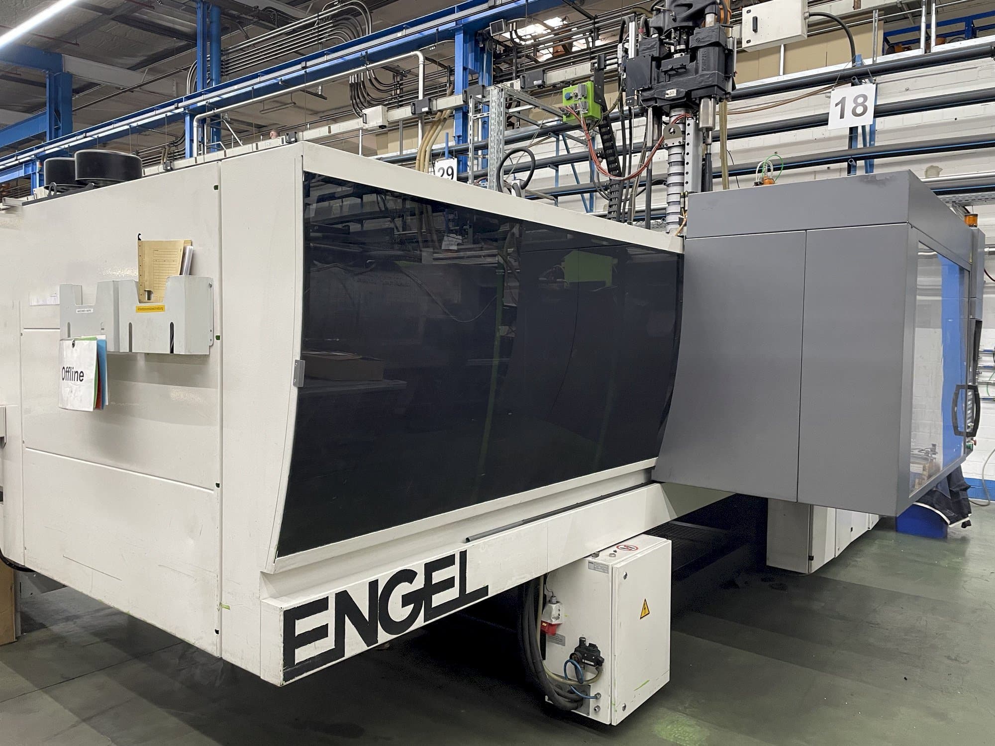 Vista Frontal da ENGEL VICTORY 1350H500V/350 Combi máquina