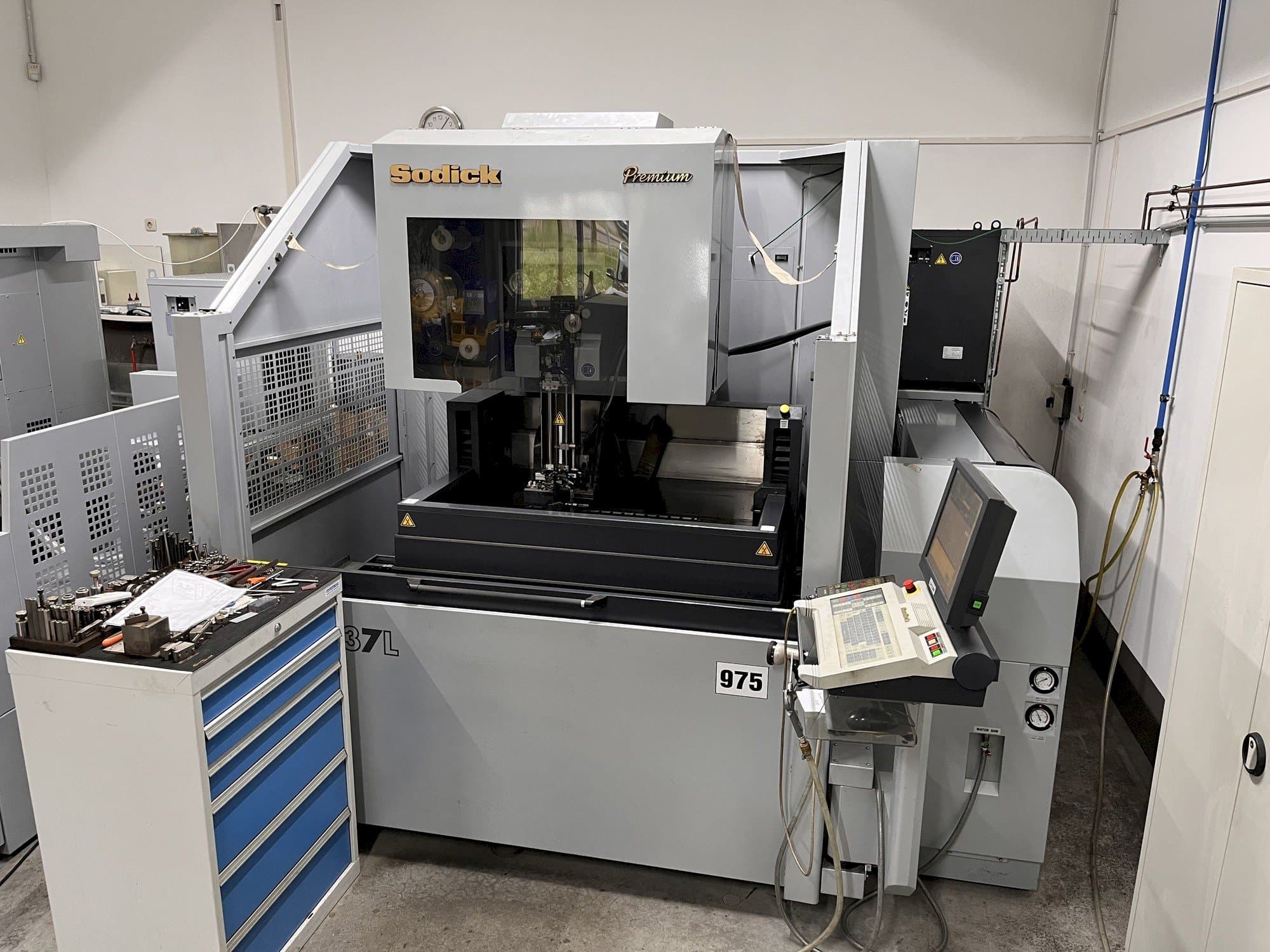 Vista Frontal da Sodick AQ537L máquina