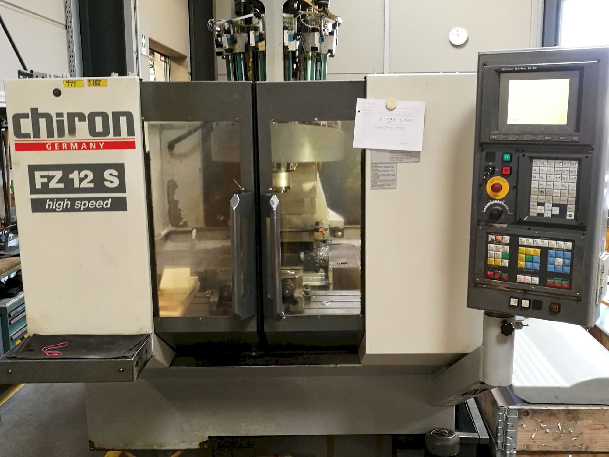 Vista Frontal da Chiron FZ 12 S máquina