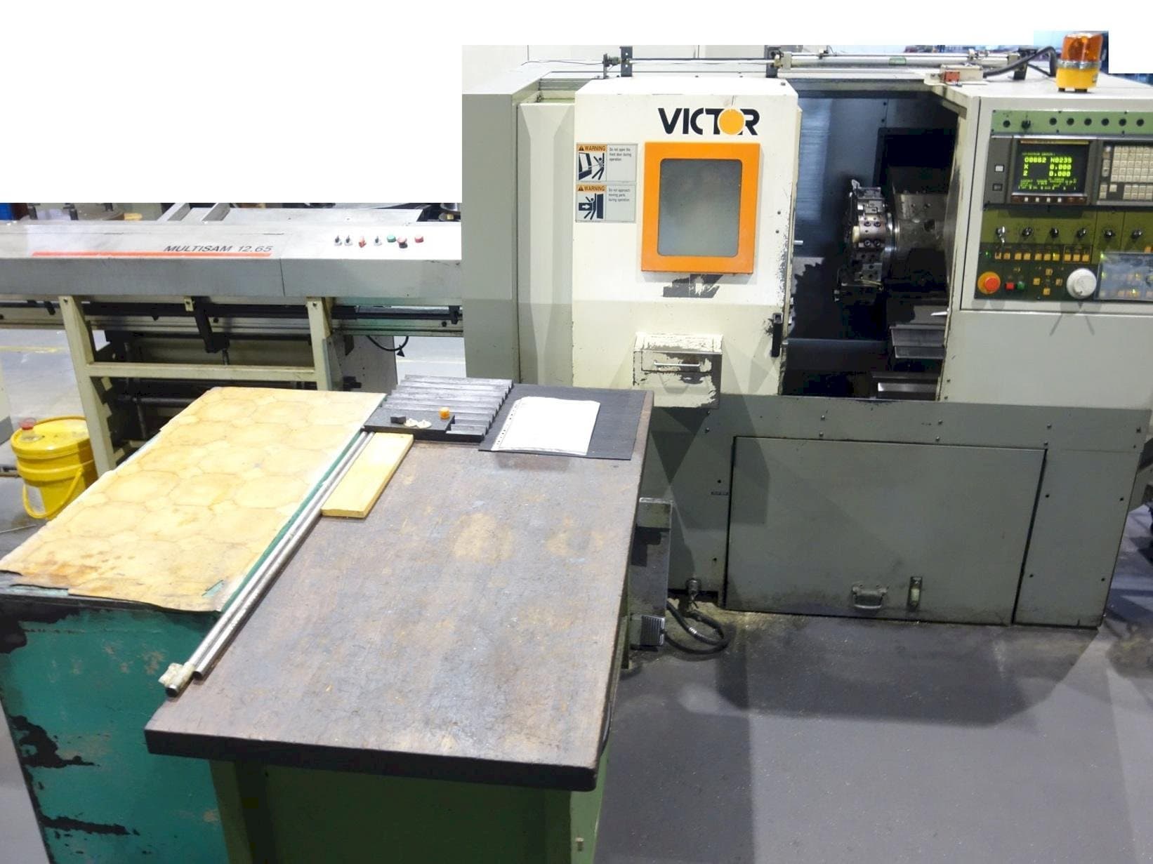 Vista Frontal  da Victor V Turn plus 15 (1996)  máquina