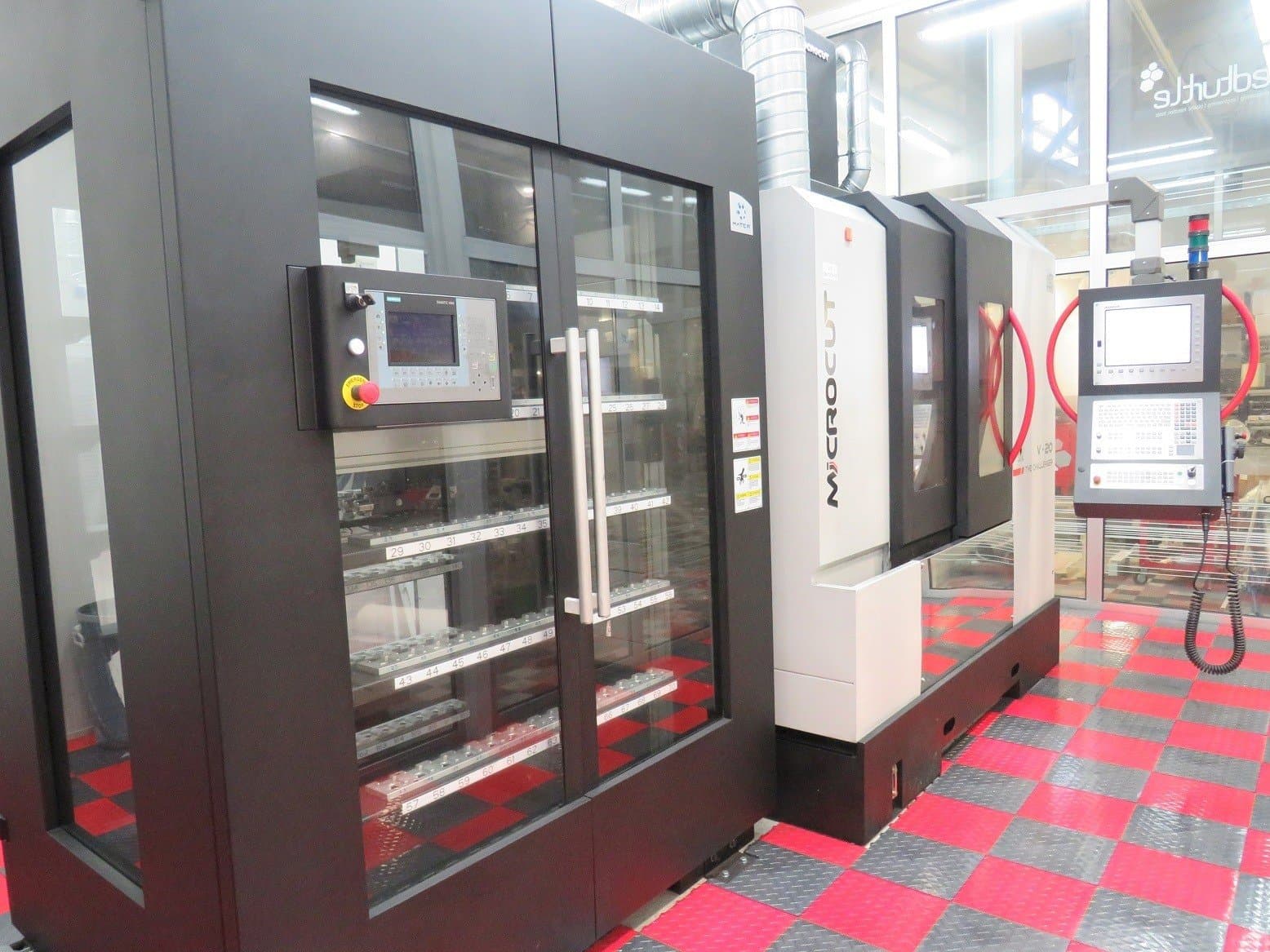 Vista Frontal  da MICROCUT V-20G  máquina