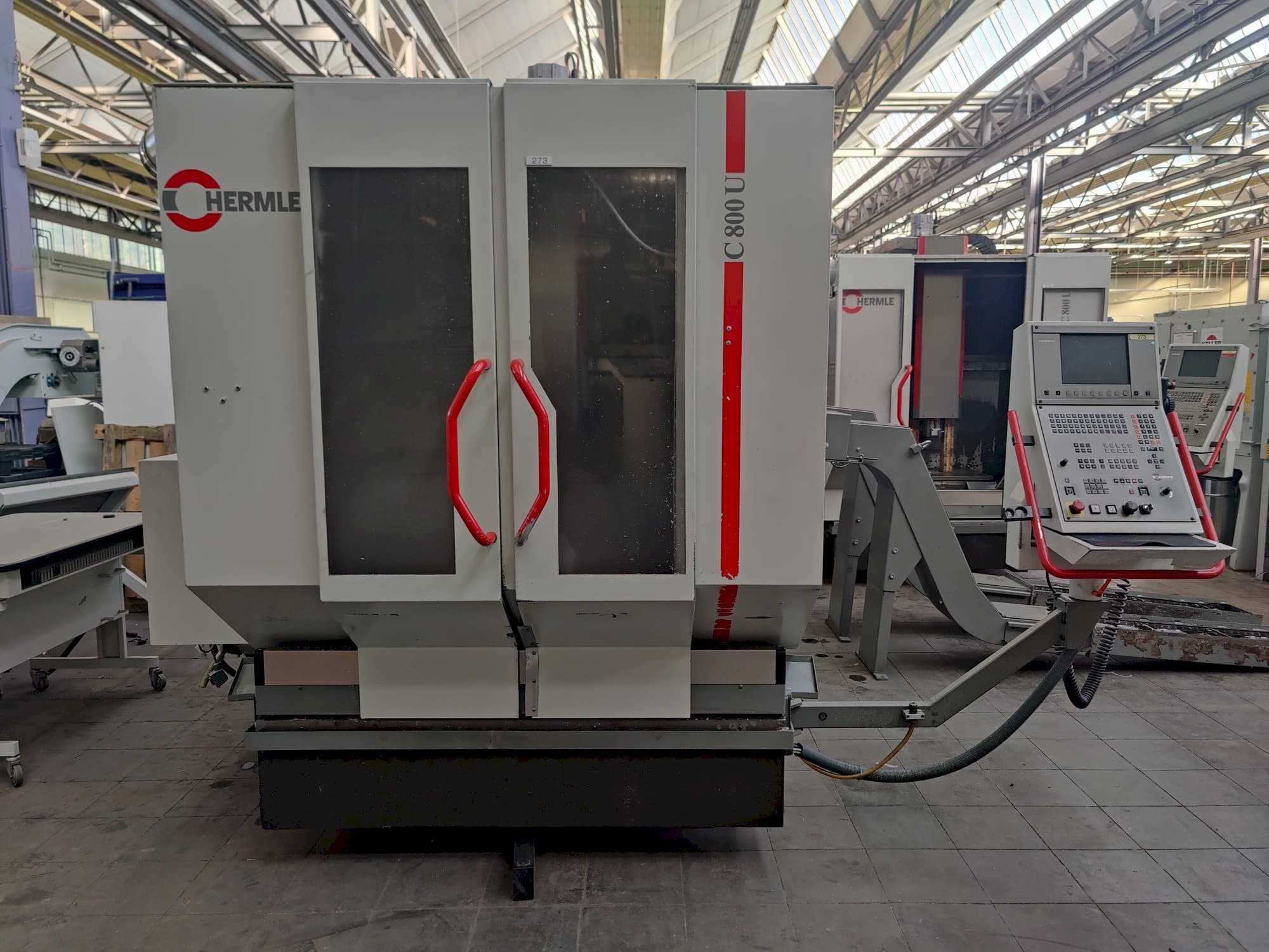 Vista Frontal da HERMLE C800U máquina