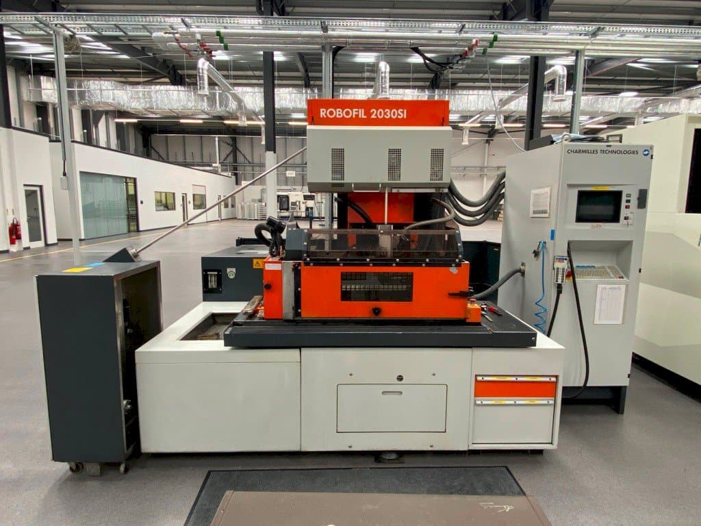 Vista Frontal  da CHARMILLES ROBOFIL 2030SI  máquina