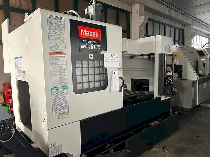 Vista Frontal da Mazak VCN 510C máquina