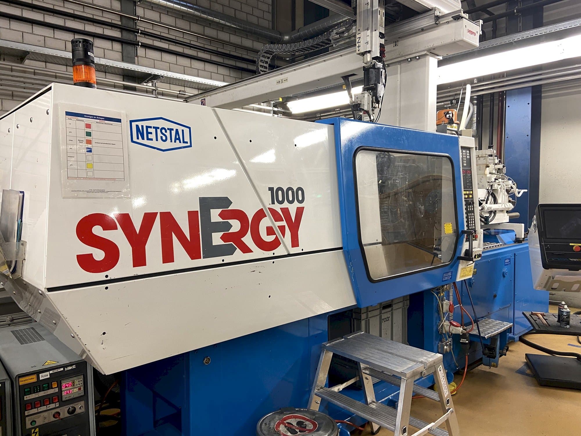 Vista Frontal  da Netstal Synergy 1000-230  máquina