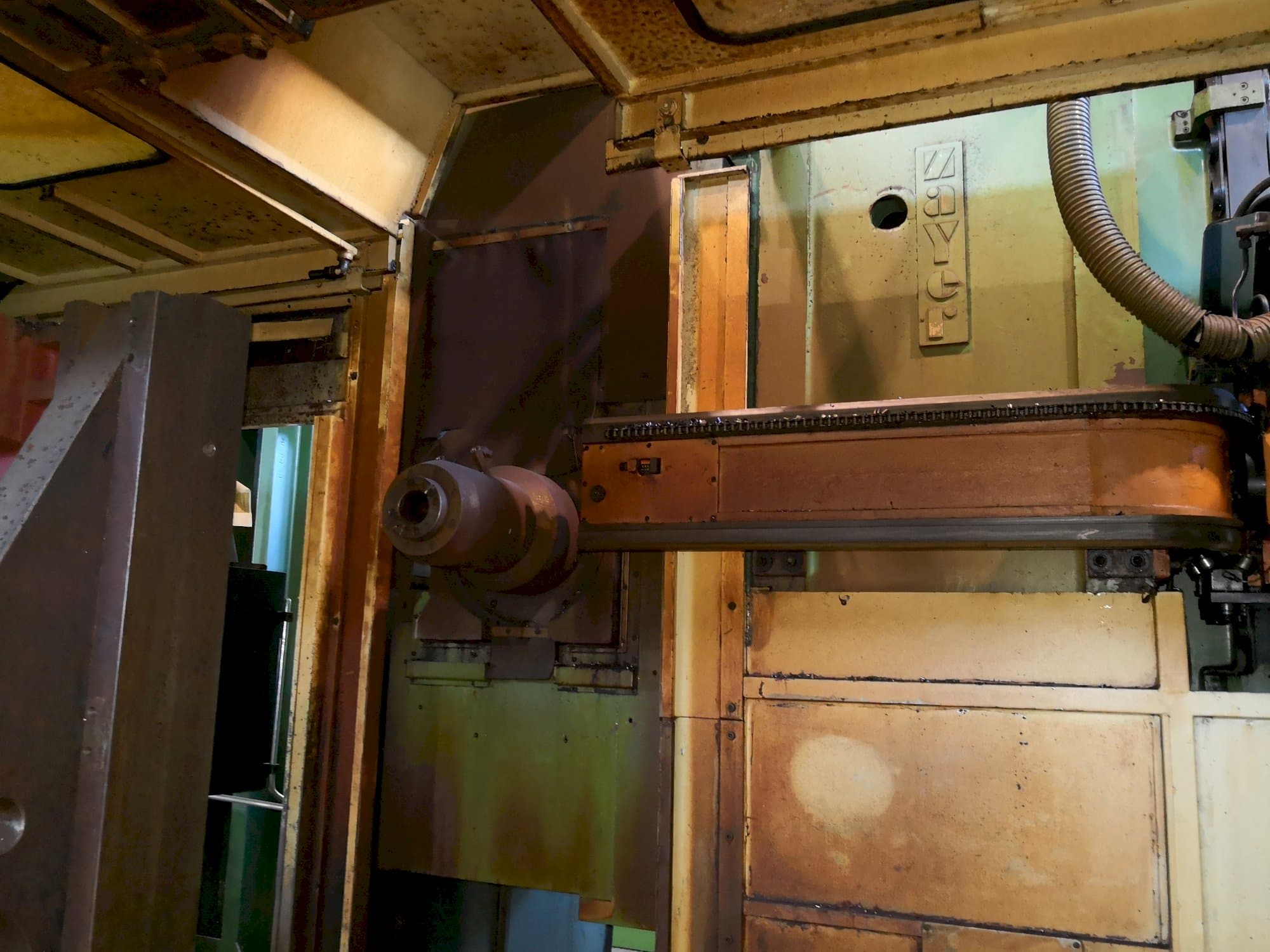 Detalhe da Zayer KFG máquina