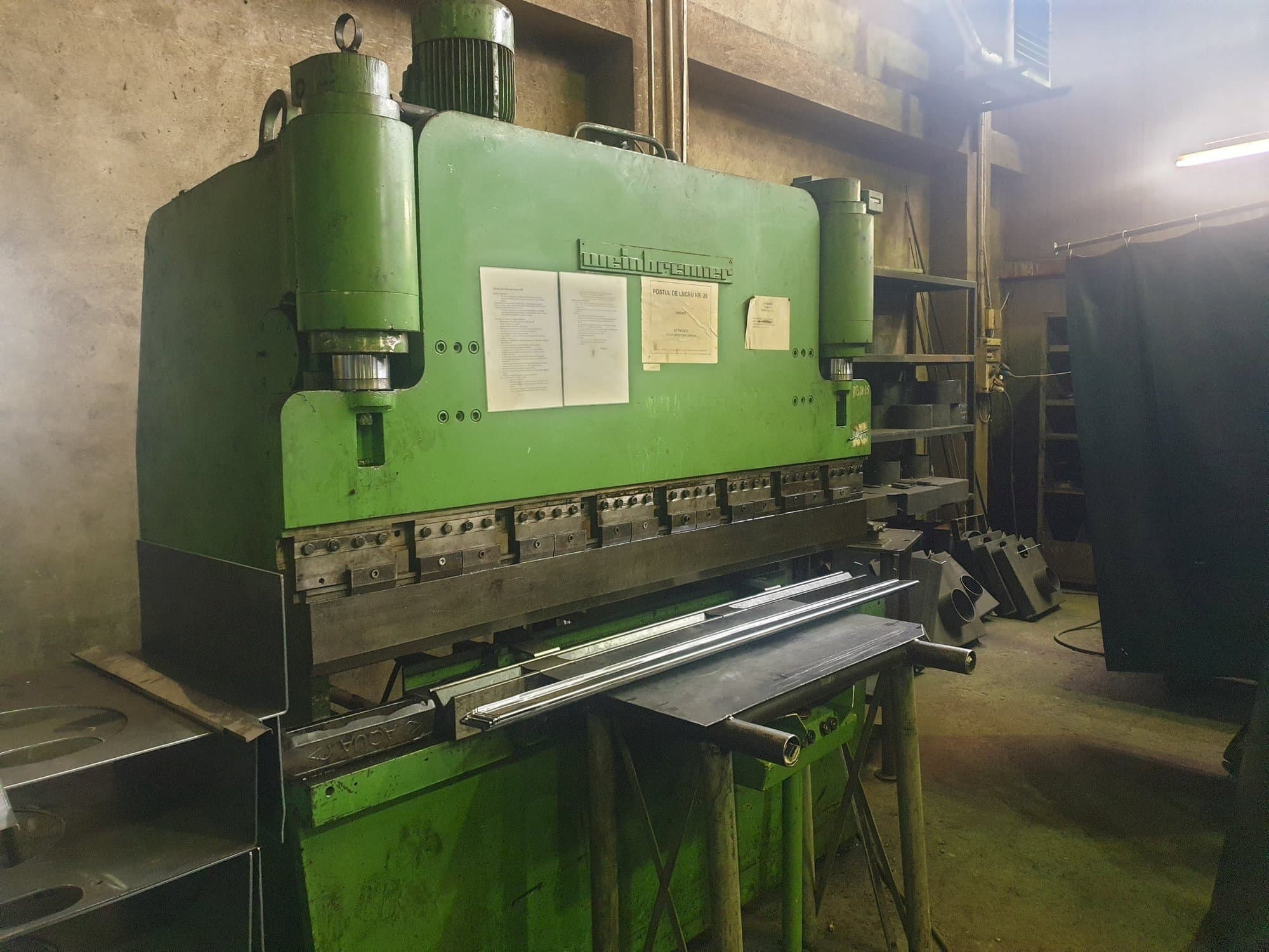 Vista Frontal da Weinbrenner AP 50/2000 máquina