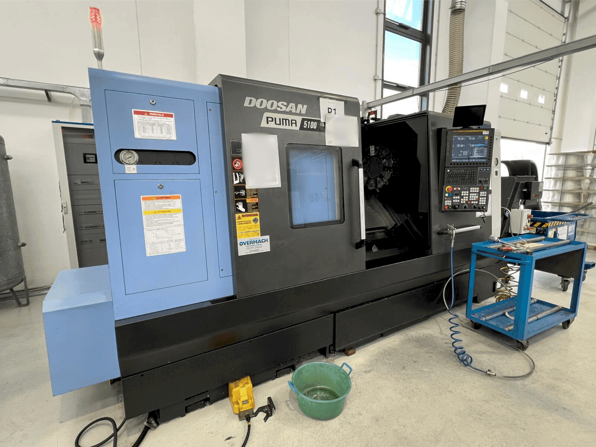 Vista Frontal da DOOSAN Puma 5100B máquina