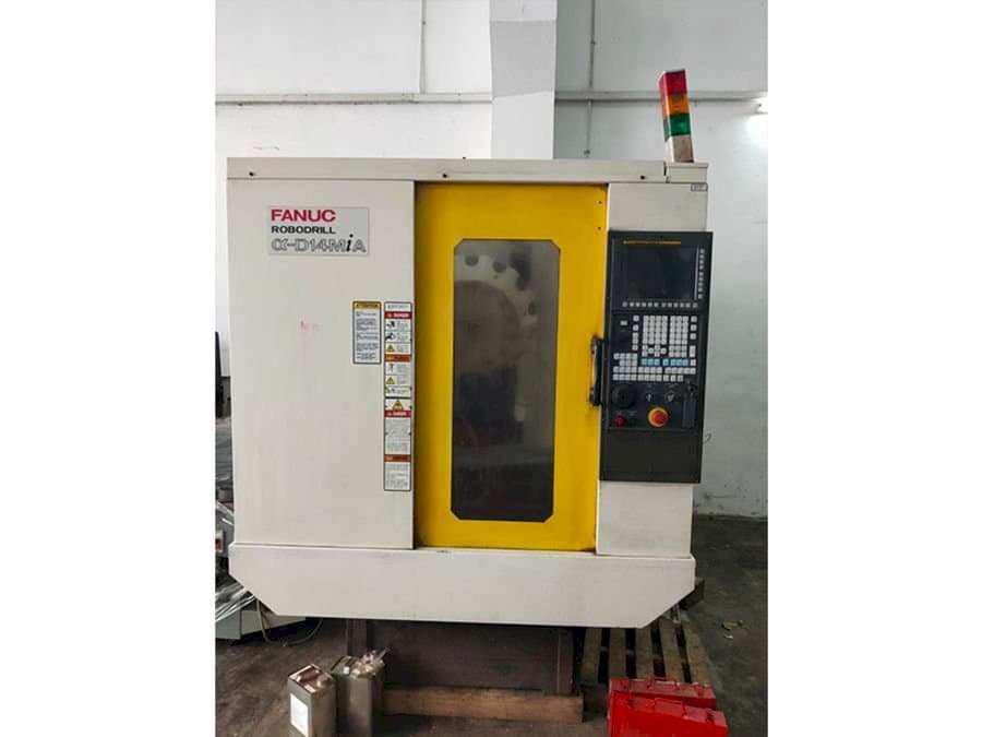 Vista Frontal da FANUC Alpha-D14MiA máquina