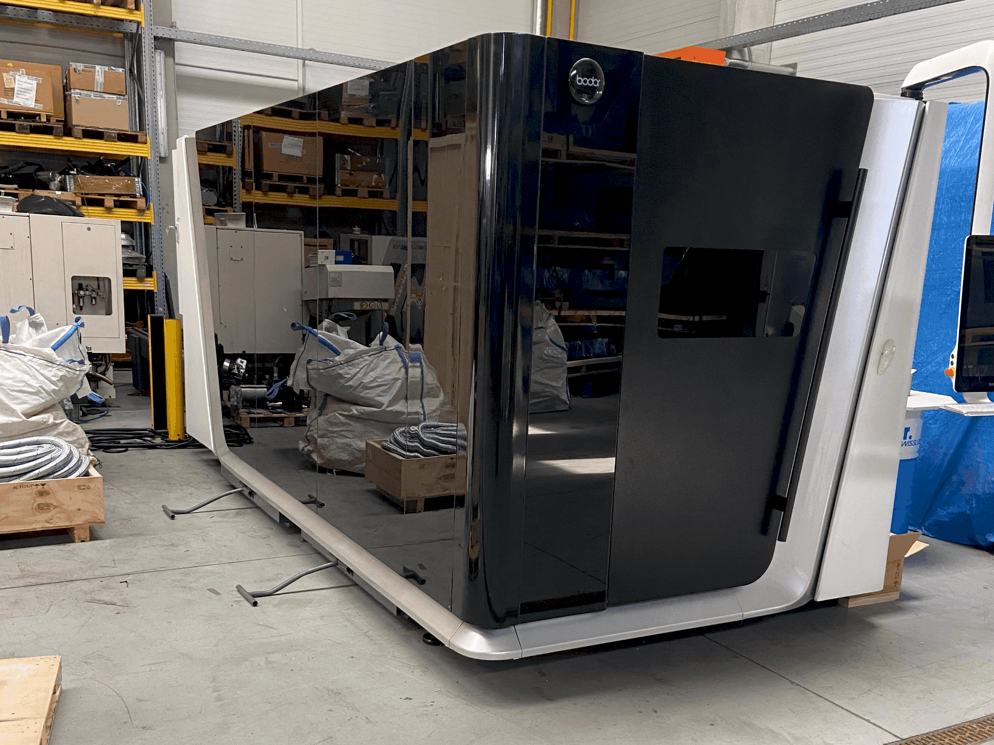 Vista Frontal da Bodor C3 máquina