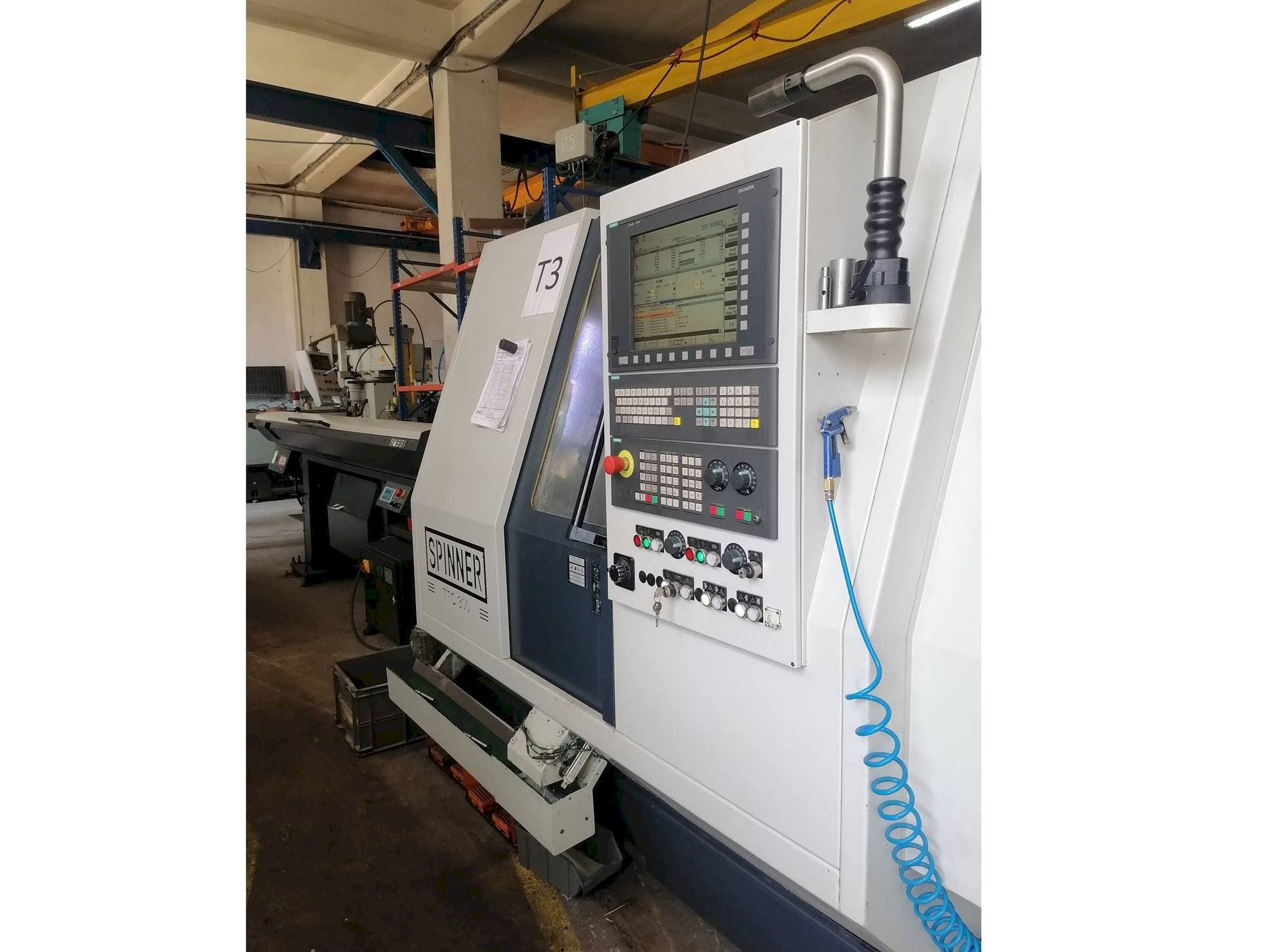 Vista Frontal da SPINNER TTC300-52 SMMCY máquina