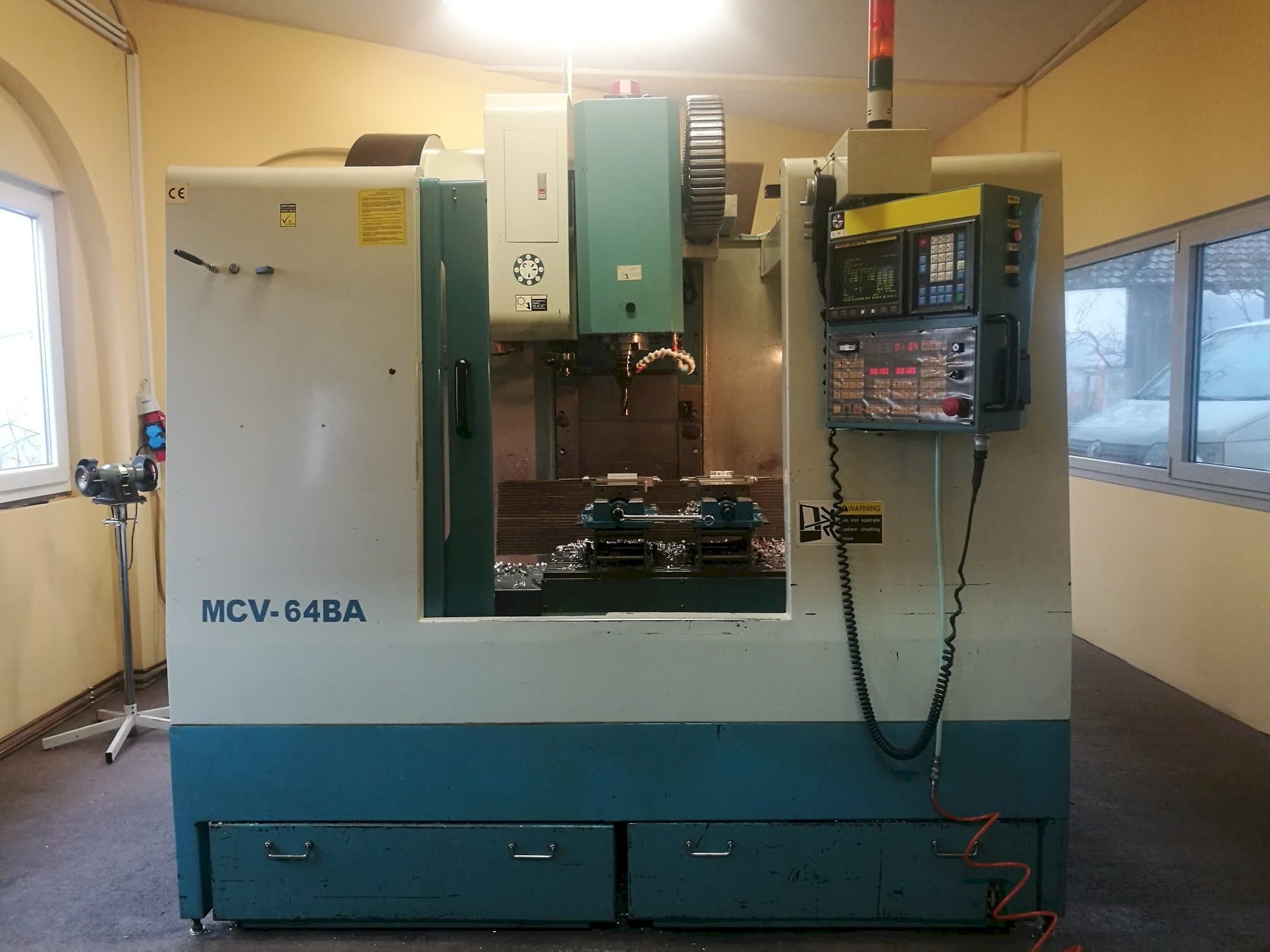 Vista Frontal da PJM MCV-64BA máquina