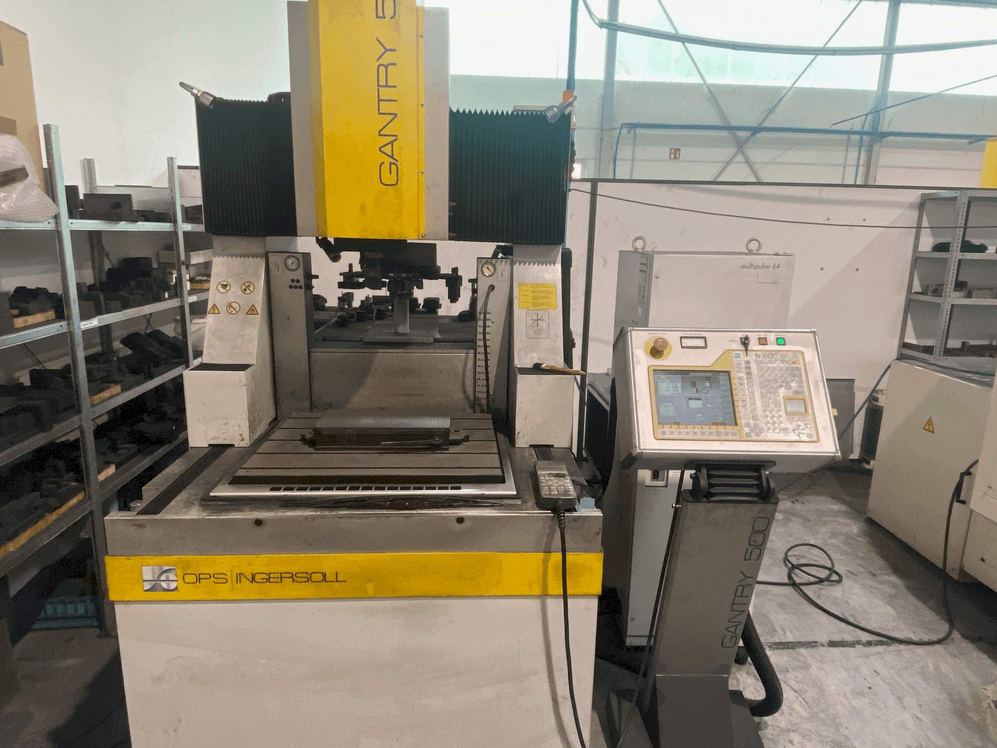 Vista Frontal  da OPS INGERSOLL Gantry 500  máquina