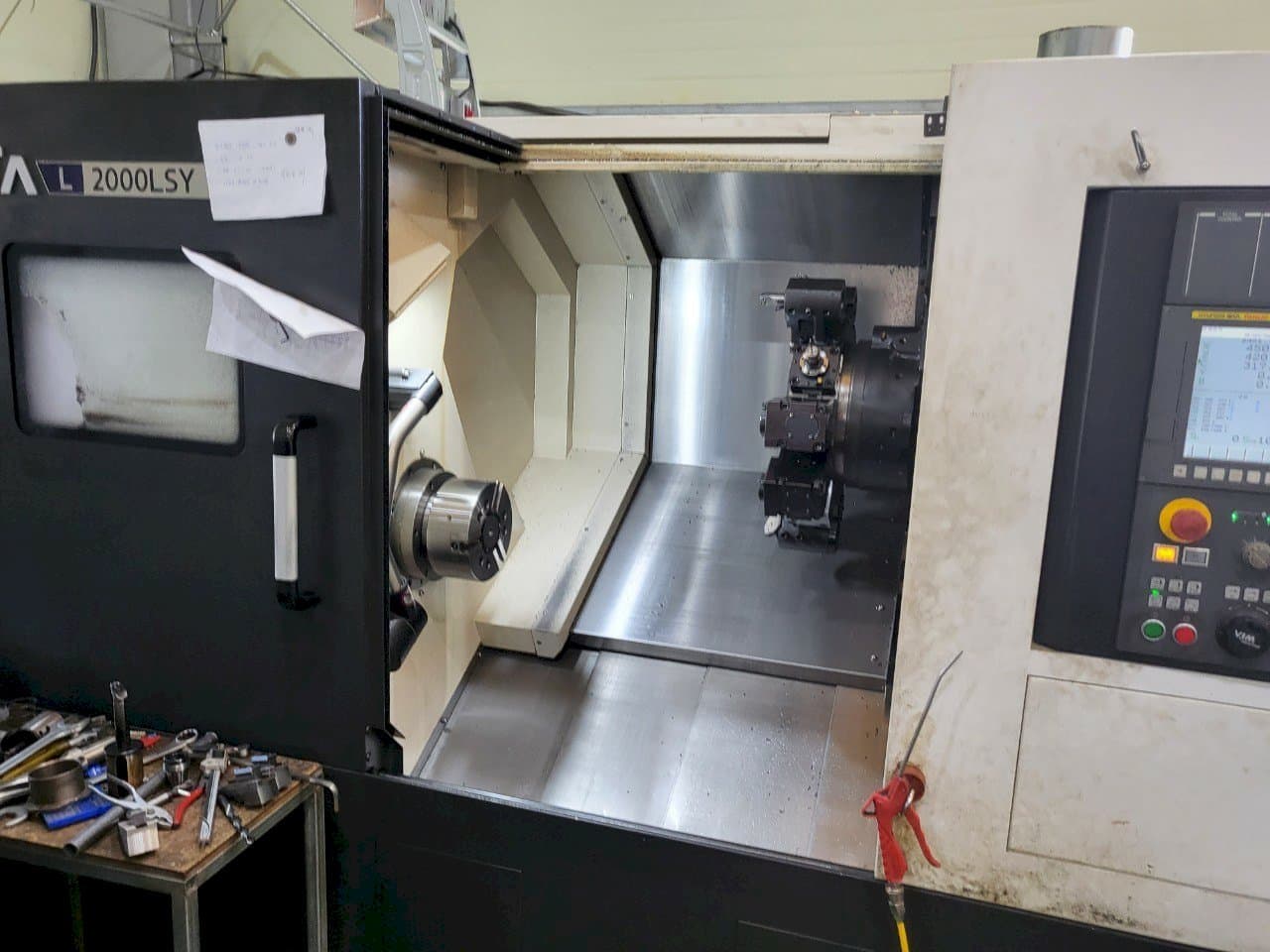 Vista Frontal da Hyundai Wia L2000LSY máquina