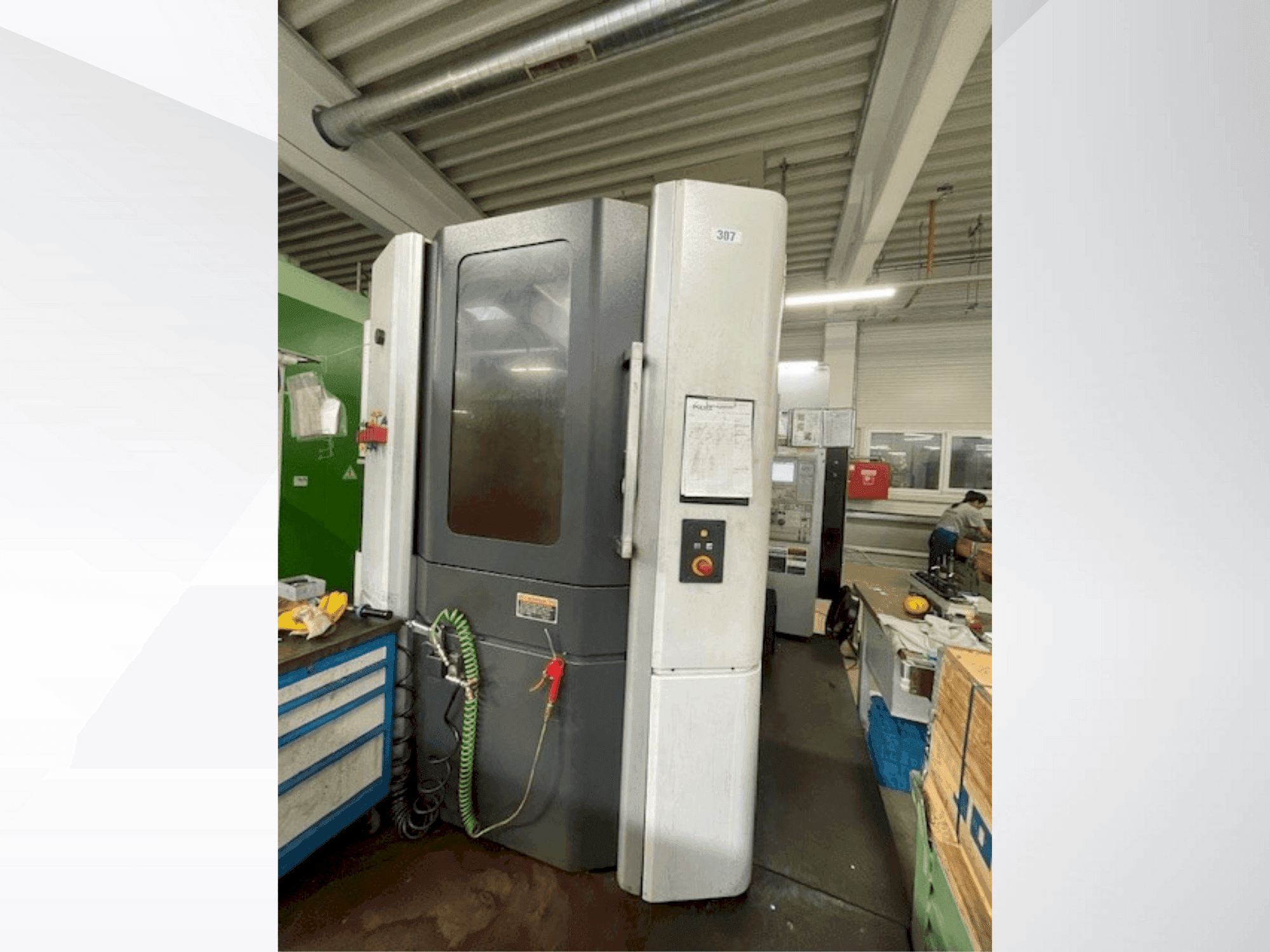 Vista Frontal  da MORI SEIKI NHX 5000  máquina