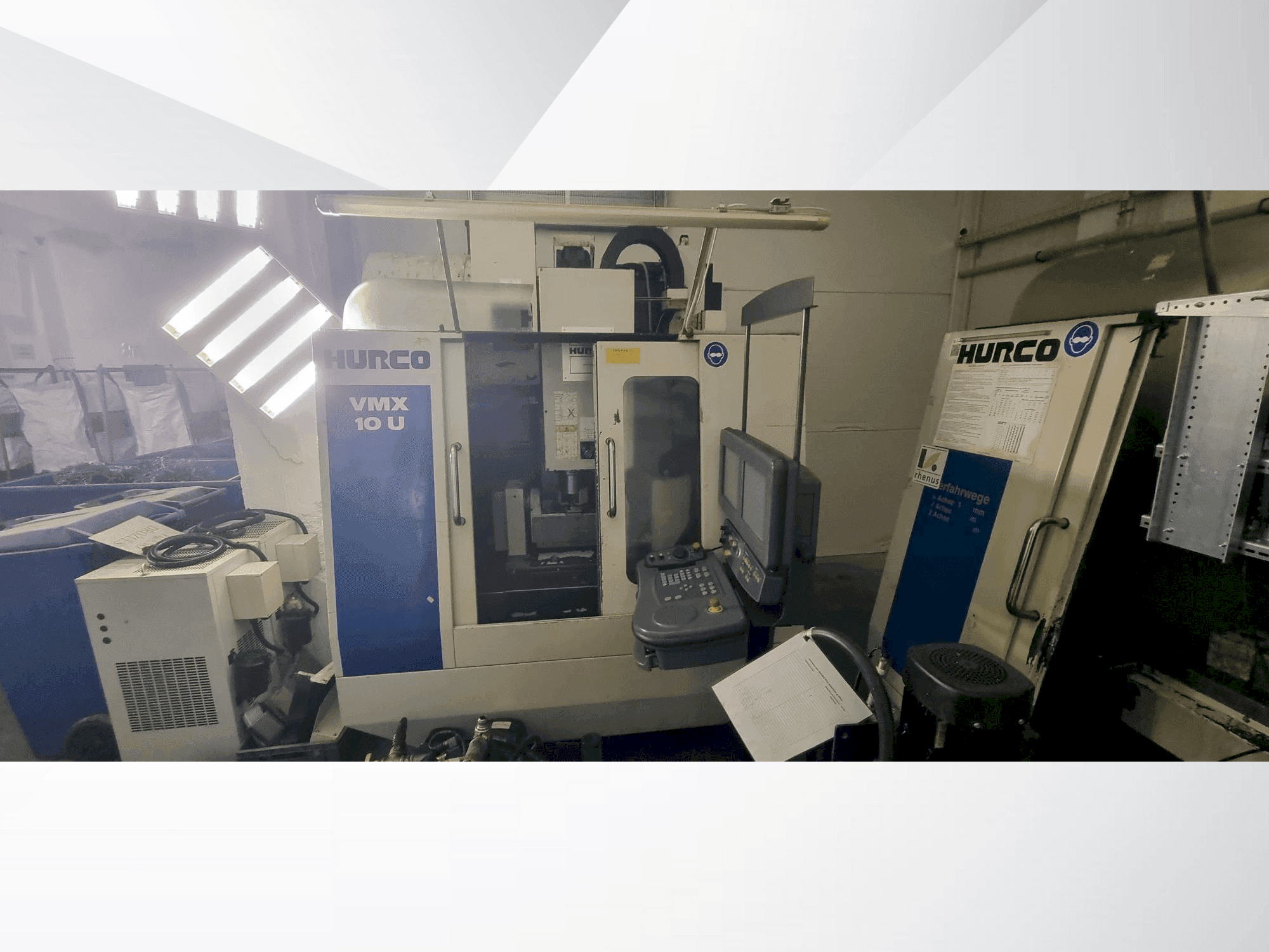 Vista Frontal  da Hurco VMX 10U  máquina