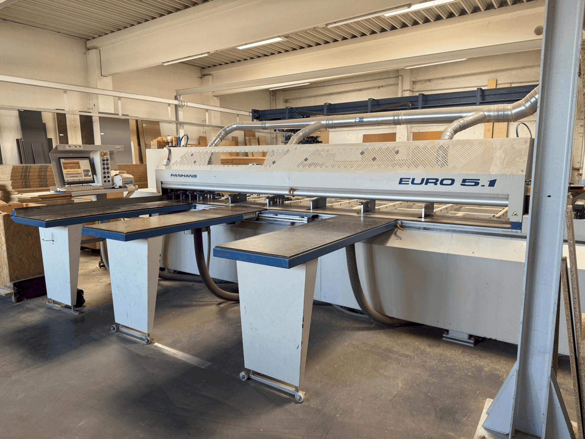 Vista Frontal da PANHANS Euro 5.1 + MLB 100 máquina